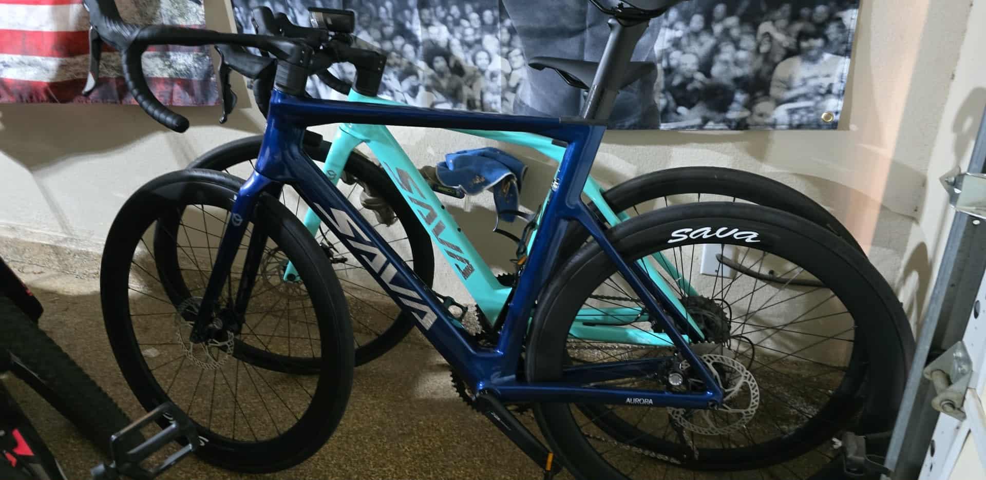 SAVADECK A7L Carbon Road Bike, T800 Carbon Fiber Frame 700C Racing Bicycle with Shimano 105 R7100 24 Speed Groupset and Hydraulic Disc Brake, Ultra-Light Carbon Bike for Man and Women customer photo 1