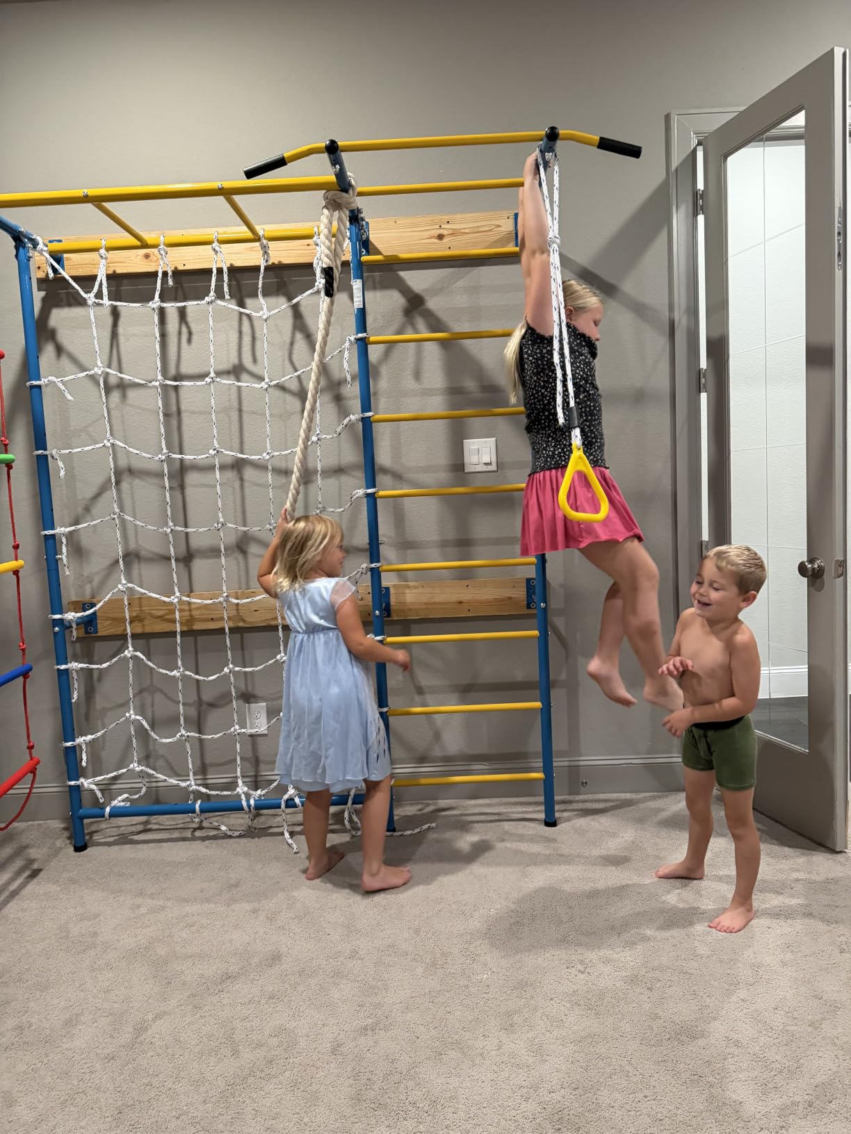 VEVOR Indoor Jungle Gym for Toddlers, 7-in-1 Climbing Playset with Carbon Steel Swedish Ladder, Wall Ladder, Pull-Up Bar, Rope Ladder, and Gymnastic Rings, Supports 220 lbs, Multicolor customer photo 1