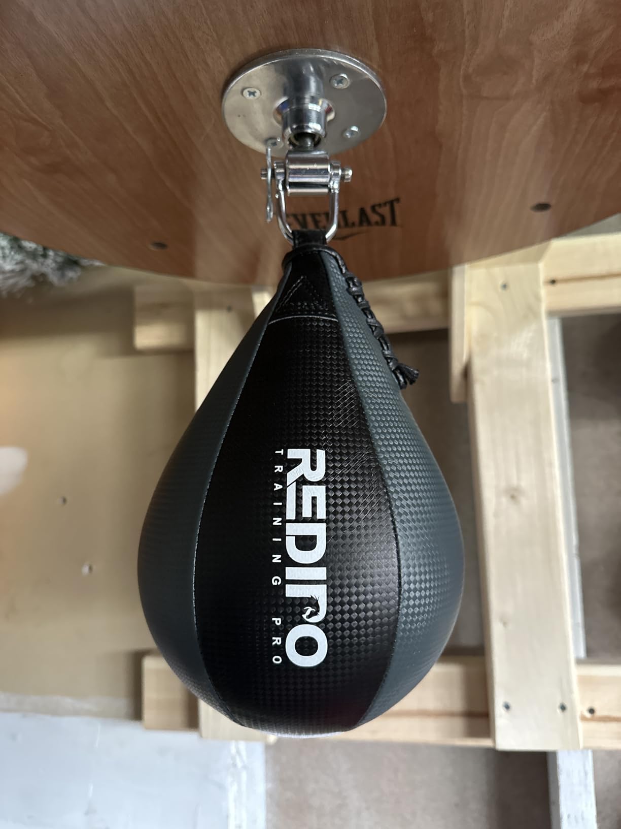 Boxing Speed Bag - PU Leather Speed Punching Ball for Boxing, MMA Training Speed Ball Reflex Ball Boxing Equipment, Punching Bag Workout Kicking Training Home Gym Exercise Speed Ball customer photo 1