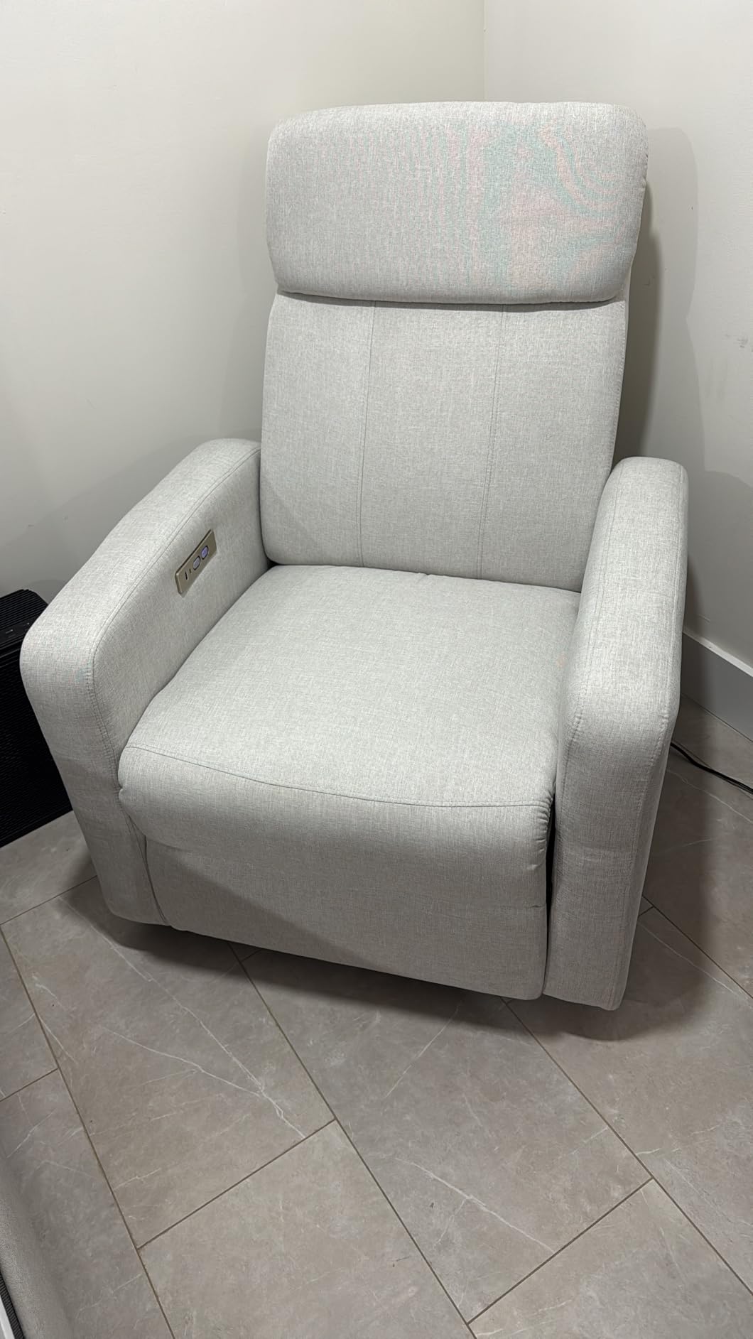 Korser Power Recliner Chair for Adults, Swivel Rocker Recliner with USB Ports, Nursery Rocking Chairs with Side Pockets, Electric Recliner Nursery Glider for Living Room & Nursery, Linen Fabric, Beige customer photo 1
