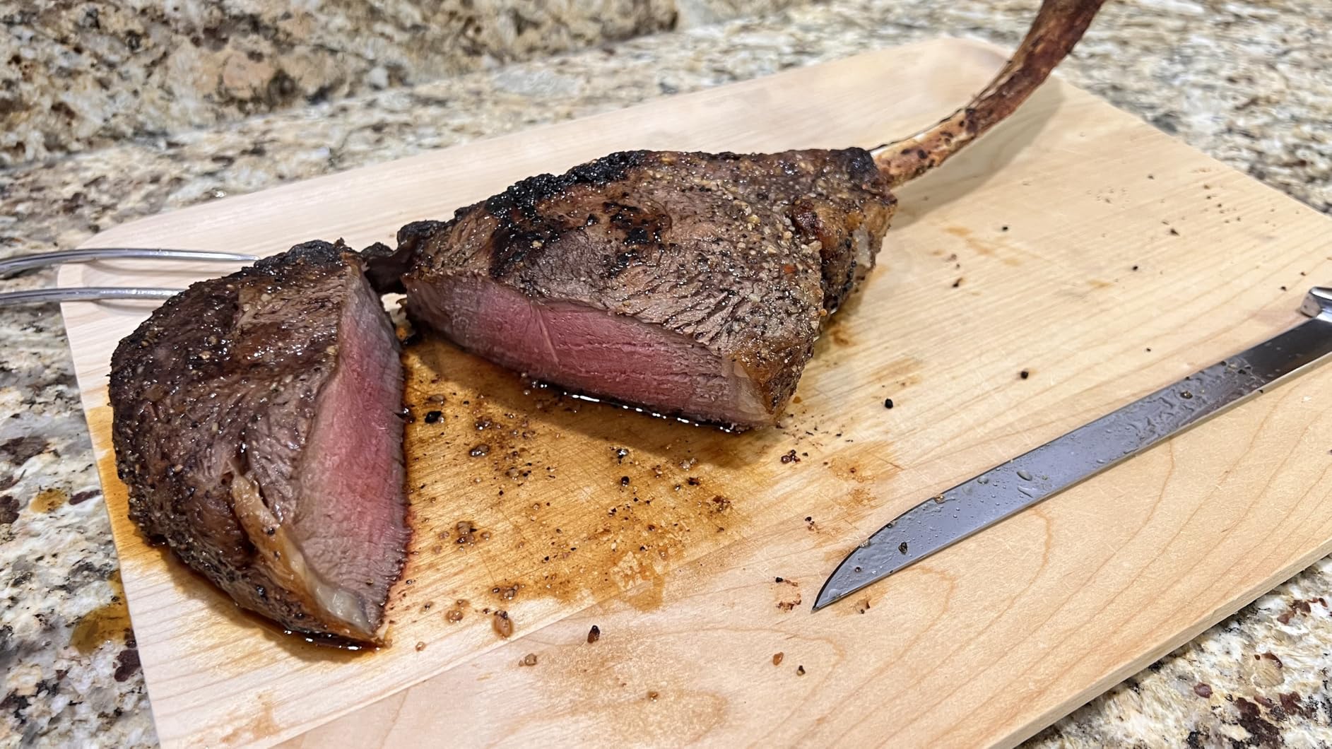 Traeger Woodridge Wood Pellet Grill & Smoker, 860 Sq In, WiFi | 500°F max temp, 6-in-1 versatility - grill, smoke, bake, roast, braise & BBQ with WiFIRE app control customer photo 2