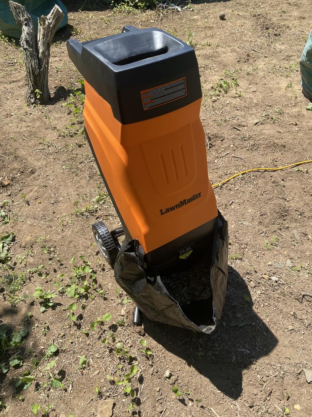 LawnMaster Electric Wood Chipper 1.8'' Cutting Diameter with Bag, FD1503 | 15-Amp, 14:1 Reduction customer photo 2