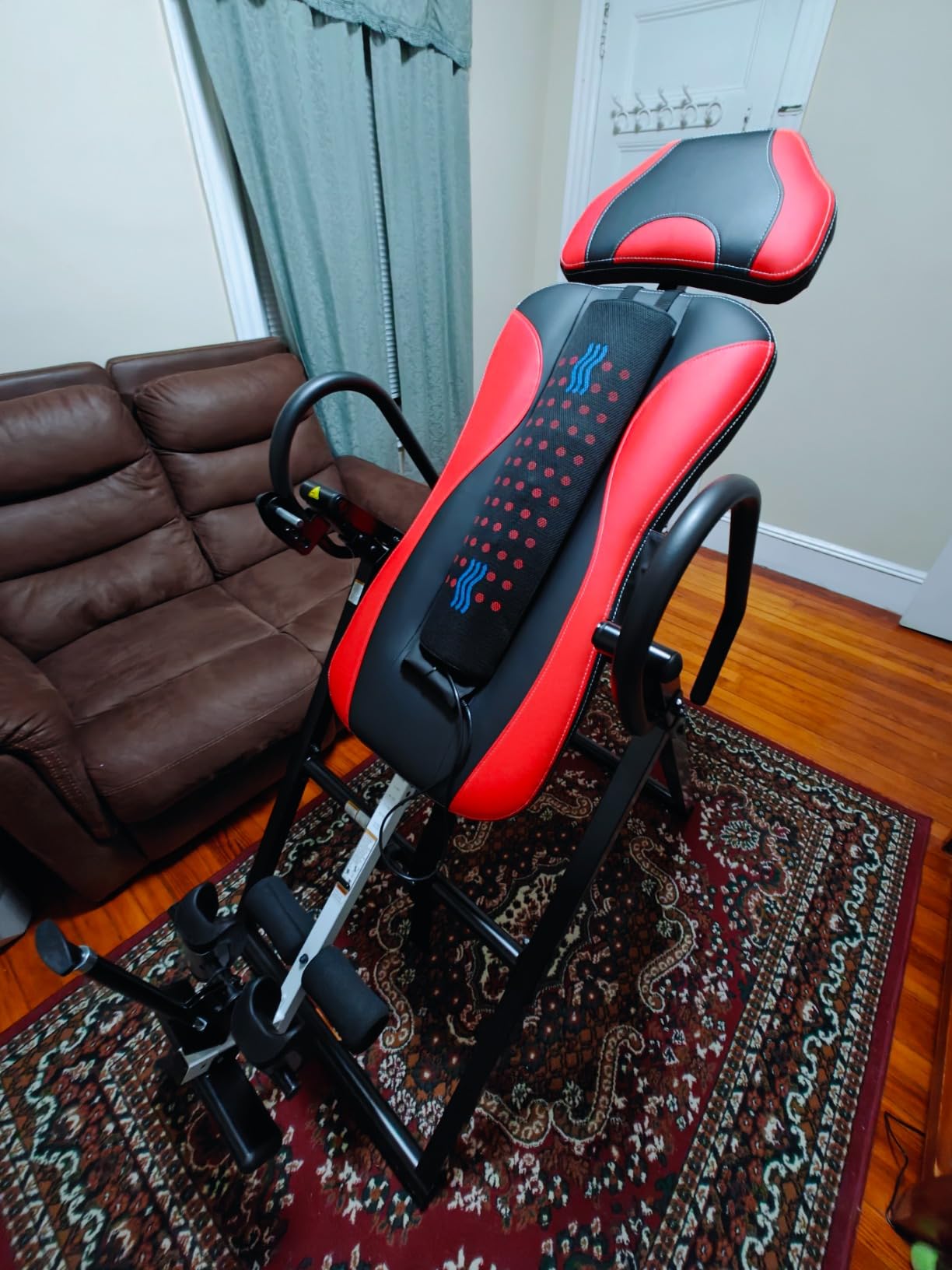YOLEO Inversion Table Massage & Heat Inversion Table 2025 New Inversion Table for Back Pain Relief Equipment w/Remote Control, Reversible Ankle Holders, Heavy Duty up to 320lbs customer photo 1
