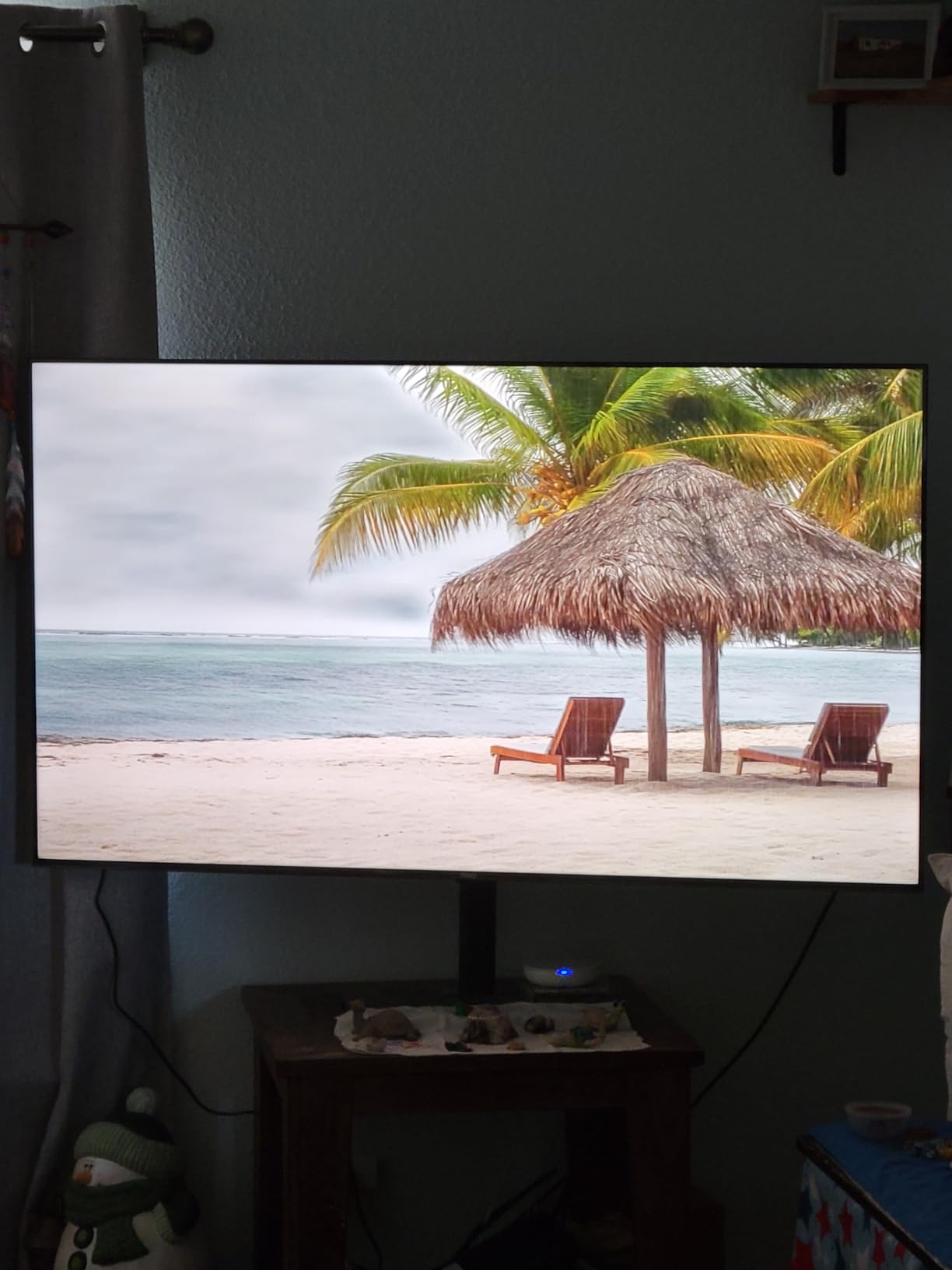 Roku 65-Inch Plus Series Smart TV - 4K QLED Mini-LED TV - RokuTV | Flat Screen Television with Dolby Vision & Wi-Fi for Streaming Live Local News, Sports - Enhanced Voice Remote customer photo 1