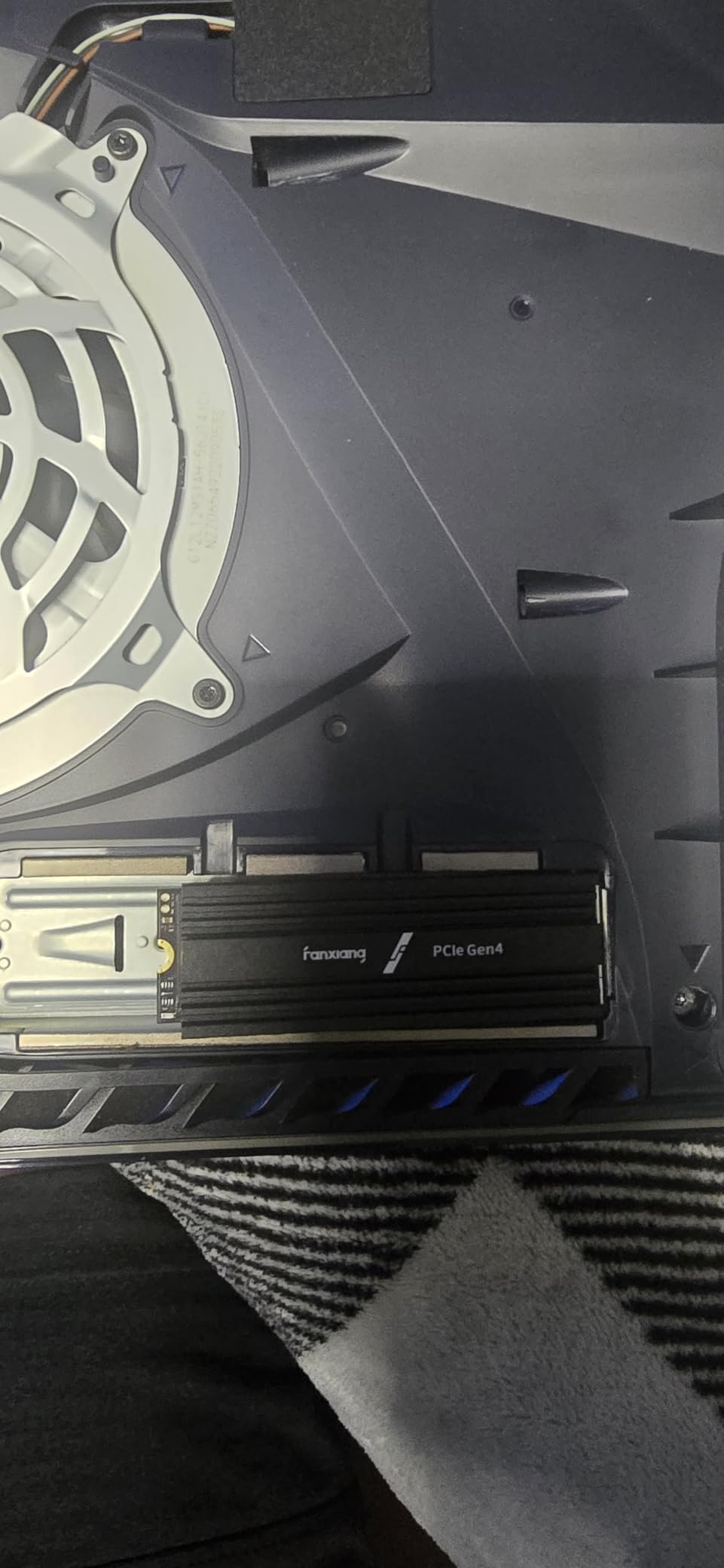 fanxiang 1TB NVMe Internal Gaming SSD for PS5 with Heatsink, Up to 7000MB/s M.2 SSD PCIe Gen 4 SSD Storage Expansion Compatible with PS5, Internal Solid State Drive for Gamers, Professionals, Creators customer photo 2
