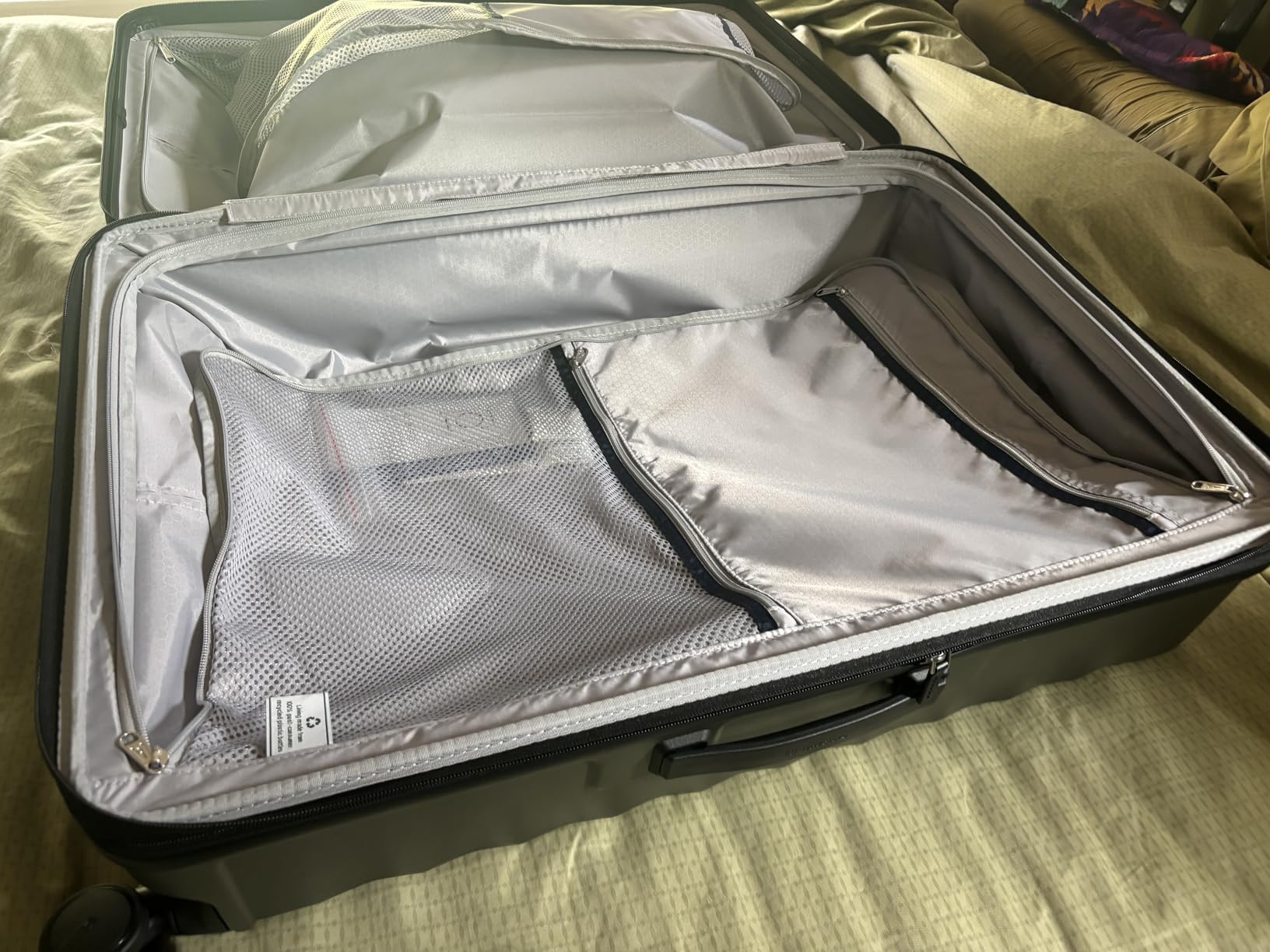 Travelpro Maxlite Air V2 Hardside Expandable Checked, Green, 28-Inch | Lightweight Polycarbonate Hard Shell Luggage, 8 Spinner Wheels, TSA Lock & Durable Construction, Men & Women customer photo 1