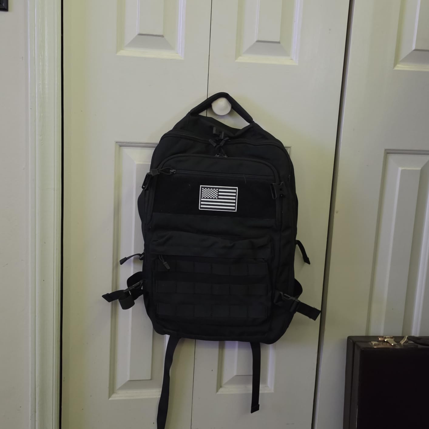 MOZETO TSA Approved Carry On Backpack, Extra Large Tactical Travel Backpack for Men, Airplane Approved Weekender Bag for Flight (Black) customer photo 2