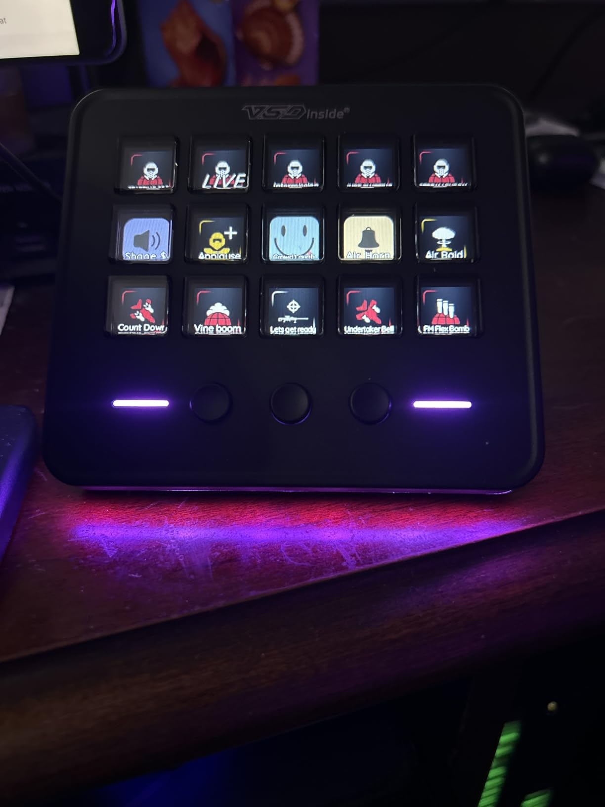 VSDINSIDE Macro Keypad, Stream Controller Deck Gaming Streaming Shortcut Keyboard, 18 Programmable Keys Customizable Visual AI Pad USB Soundboard for OBS, YouTube, Desk Office Setup, Laptop, PC, Mac customer photo 1