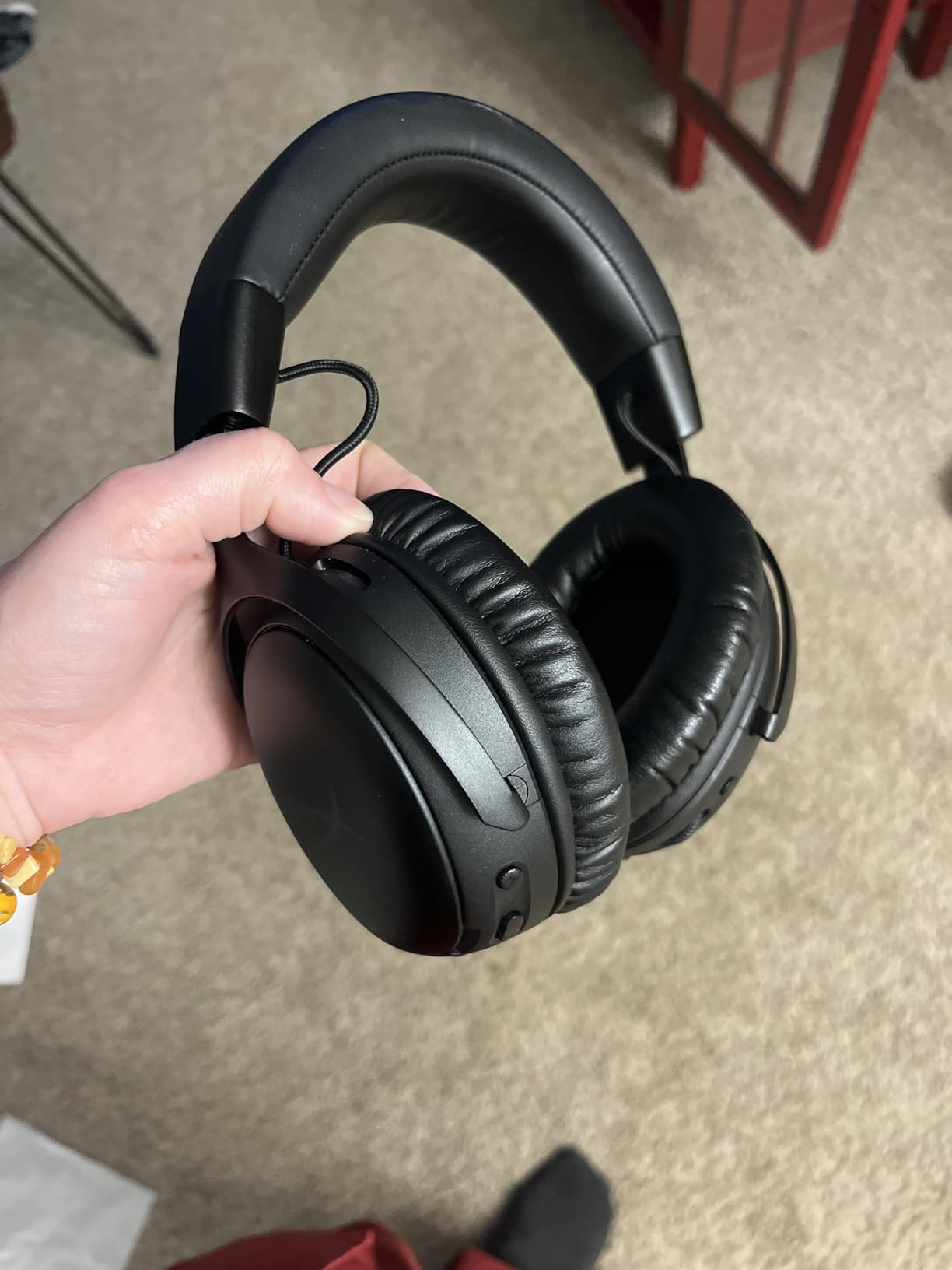 HyperX Cloud III S - Wireless Gaming Headset for Multi-Platform, 2.4GHz, Bluetooth, Battery Life up to 120 Hours 2.4GHz / 200 Hours Bluetooth, 53mm Angled Drivers, Detachable Mic - Black customer photo 1