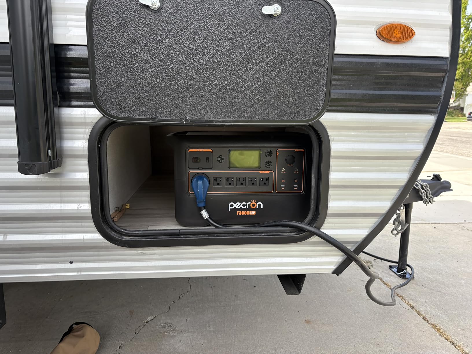 PECRON Portable Power Station F3000LFP, 3072Wh Solar Generator, 3600W LiFePO4 Battery Home Backup, Fast Charging Power Station Expand Capacity to 10752Wh, Solar Generators for Home Use, Camping, RV customer photo 2