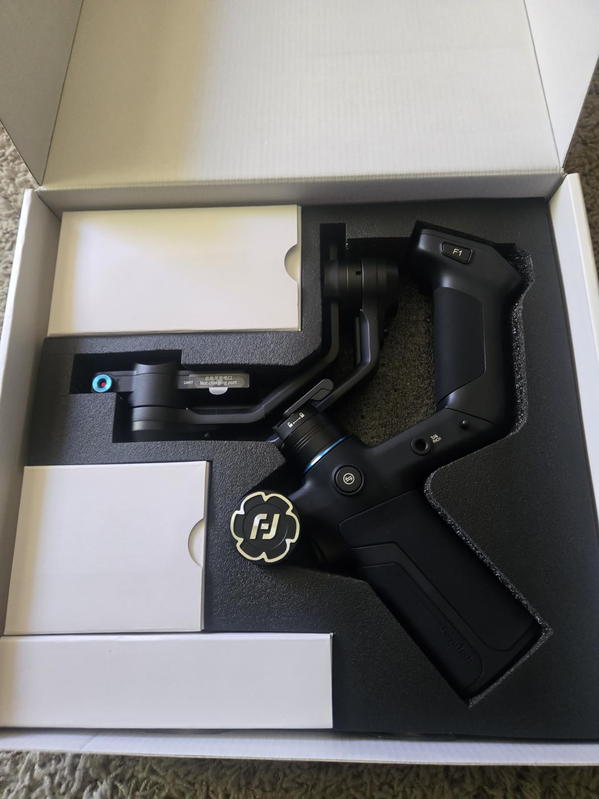 FeiyuTech SCORP Mini-3-Pro Gimbal Stabilizer for Camera Mirrorless/Compact/Action Cameras, Smartphone, 18m AI Tracking, Detachable Remote Handle, 4.4lbs Payload, 3-axis Gimbal for Canon Sony Nikon customer photo 2