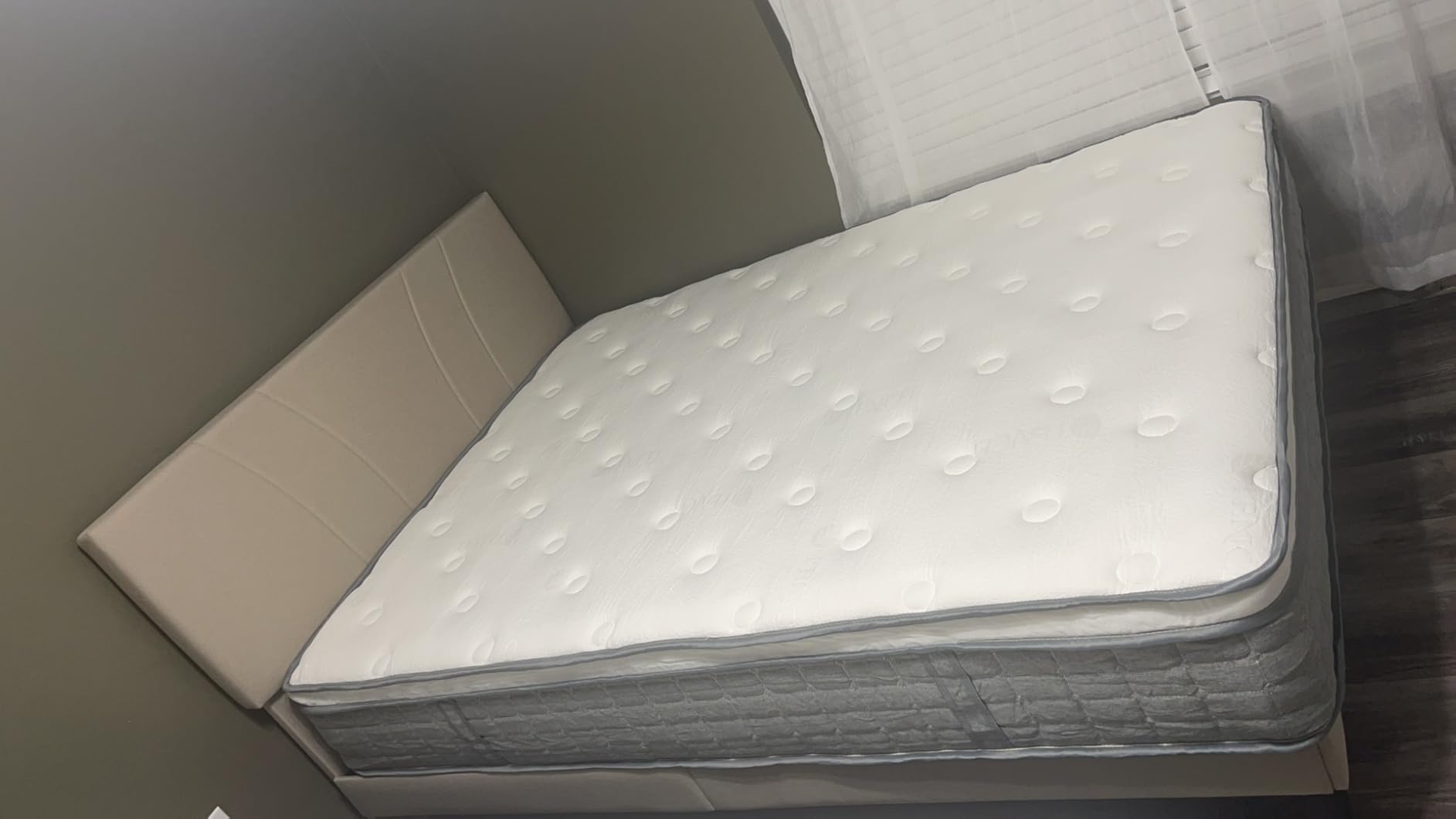 PUBPLON Mattress Queen Size, Medium Firm 12 Inch Mattress with Extra Lumbar & Shoulder Support, Hybrid Mattresses with Gel Memory Foam Pain Relief - Fiberglass Free - No Odor - 365 Night Trial customer photo 1
