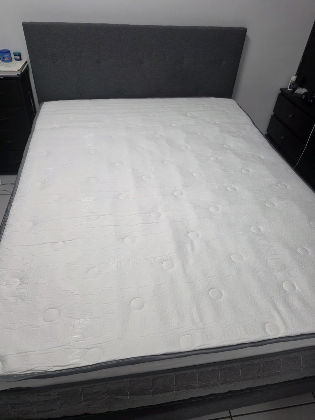 Novilla 12 Inch Mattress Queen Size, Gel Queen Mattress Memory Foam | Comfort Foam for Pressure Relief & Body Support & Cool Night Sleep, CertiPUR-US Certified, Mattresses in a Box customer photo 2