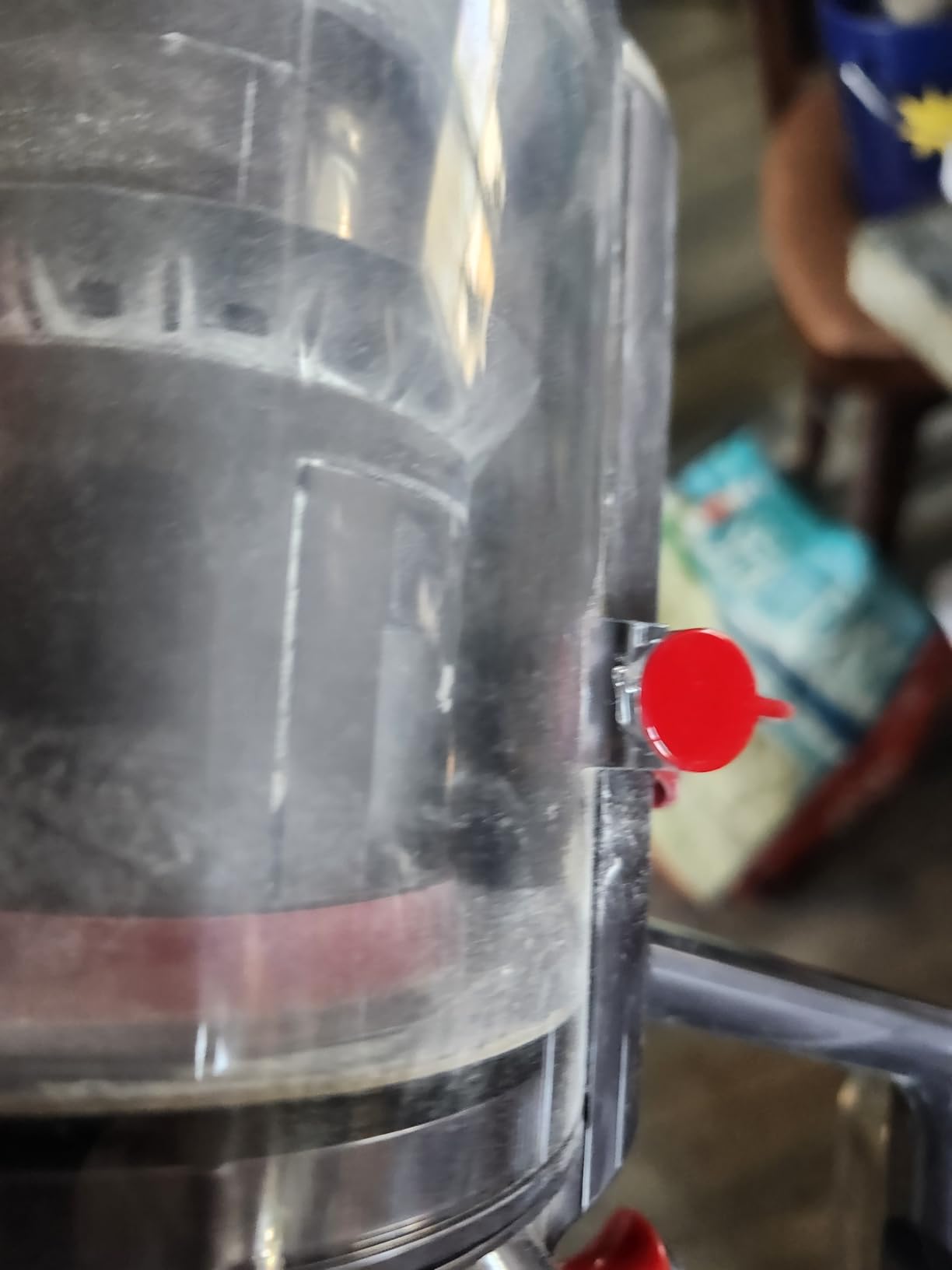 Dyson V9 Motorbar Cordless Vacuum, Cleans Hard Floors and Carpets, Detangles, Converts to Handheld, 100AW, 3 Power Modes, Up to 40 Minutes¹ customer photo 2