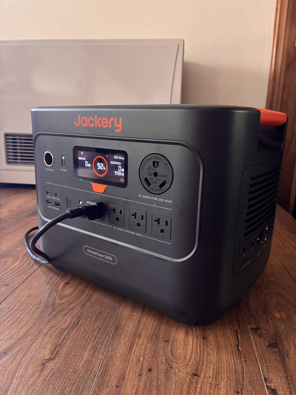Jackery HomePower 3000 Portable Power Station, 3072Wh, 3600W AC Output customer photo 2
