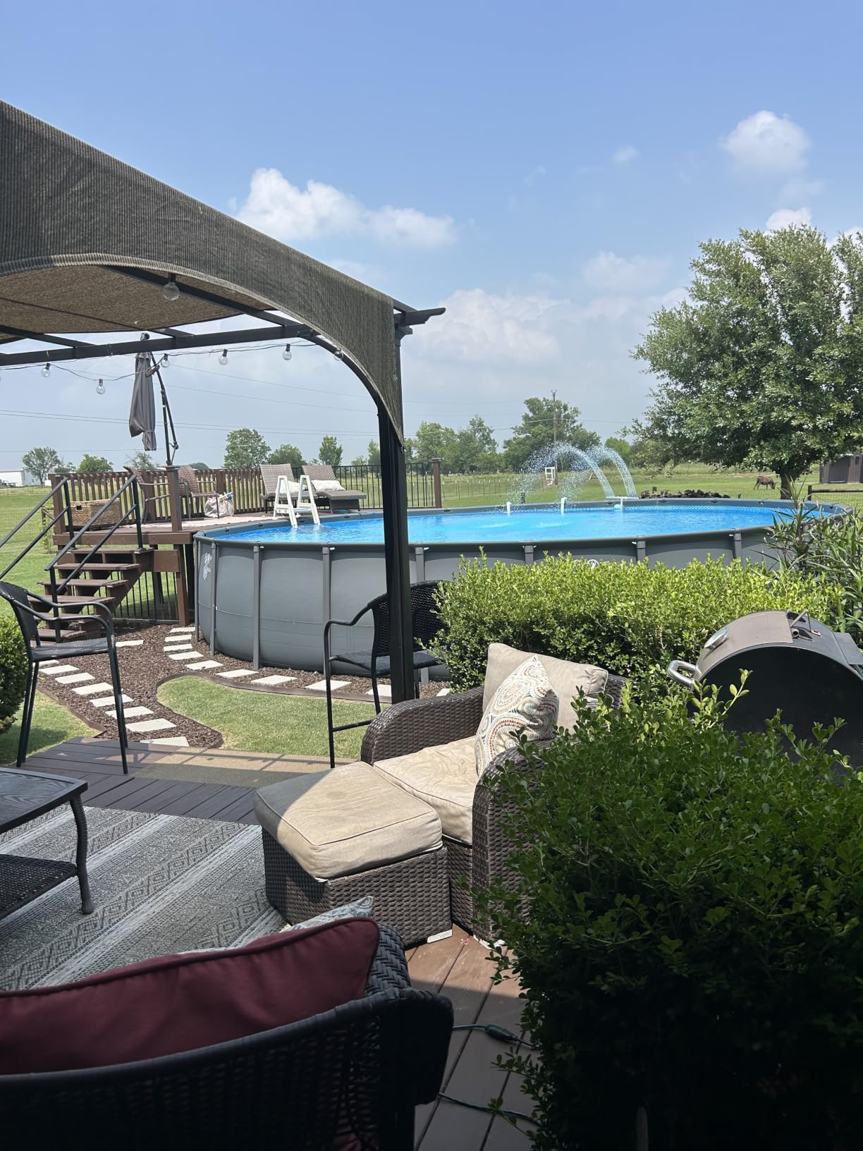INTEX Ultra XTR 18ft x 52in Round Above Ground Swimming Pool Set w/Pump customer photo 1