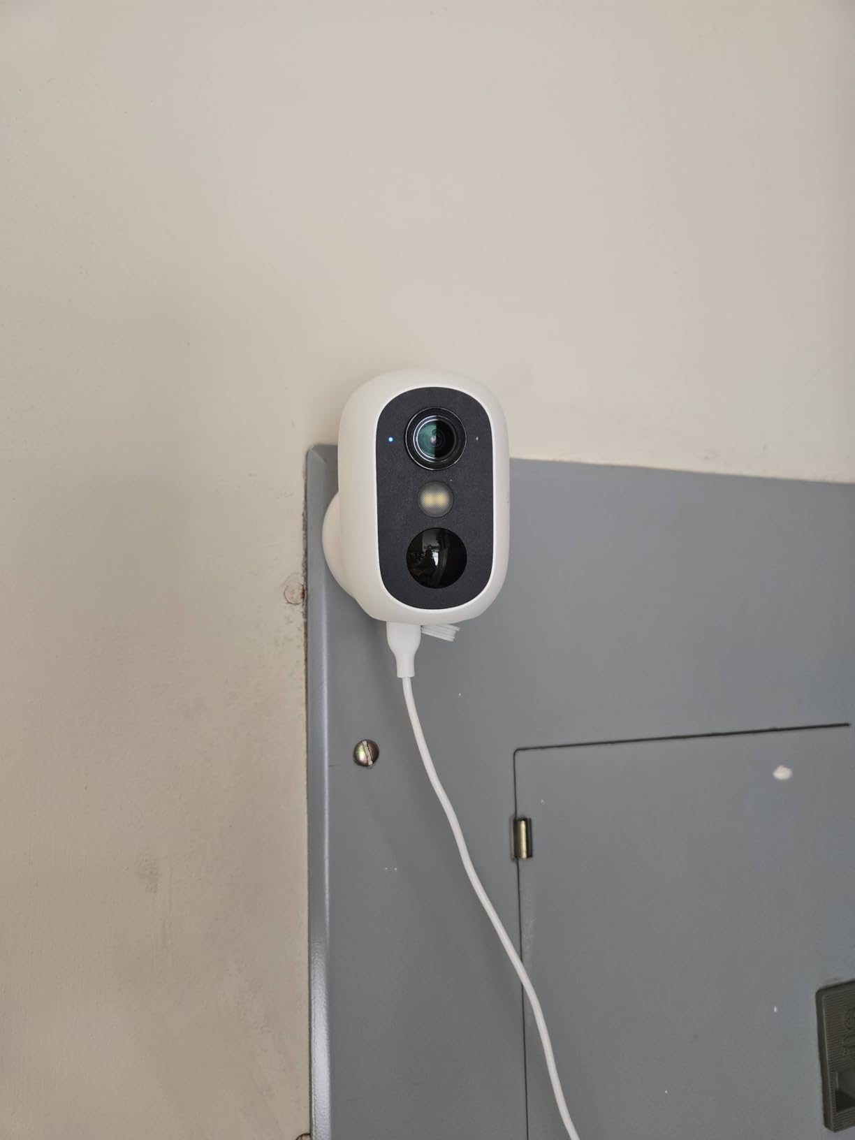 eufy Security eufyCam C35, Wireless Security Camera, Outdoor and Indoor | Magnetic Mount, Color Night Vision, Local Storage, No Monthly Fee, IP67, Supports Solar Panel, White customer photo 2