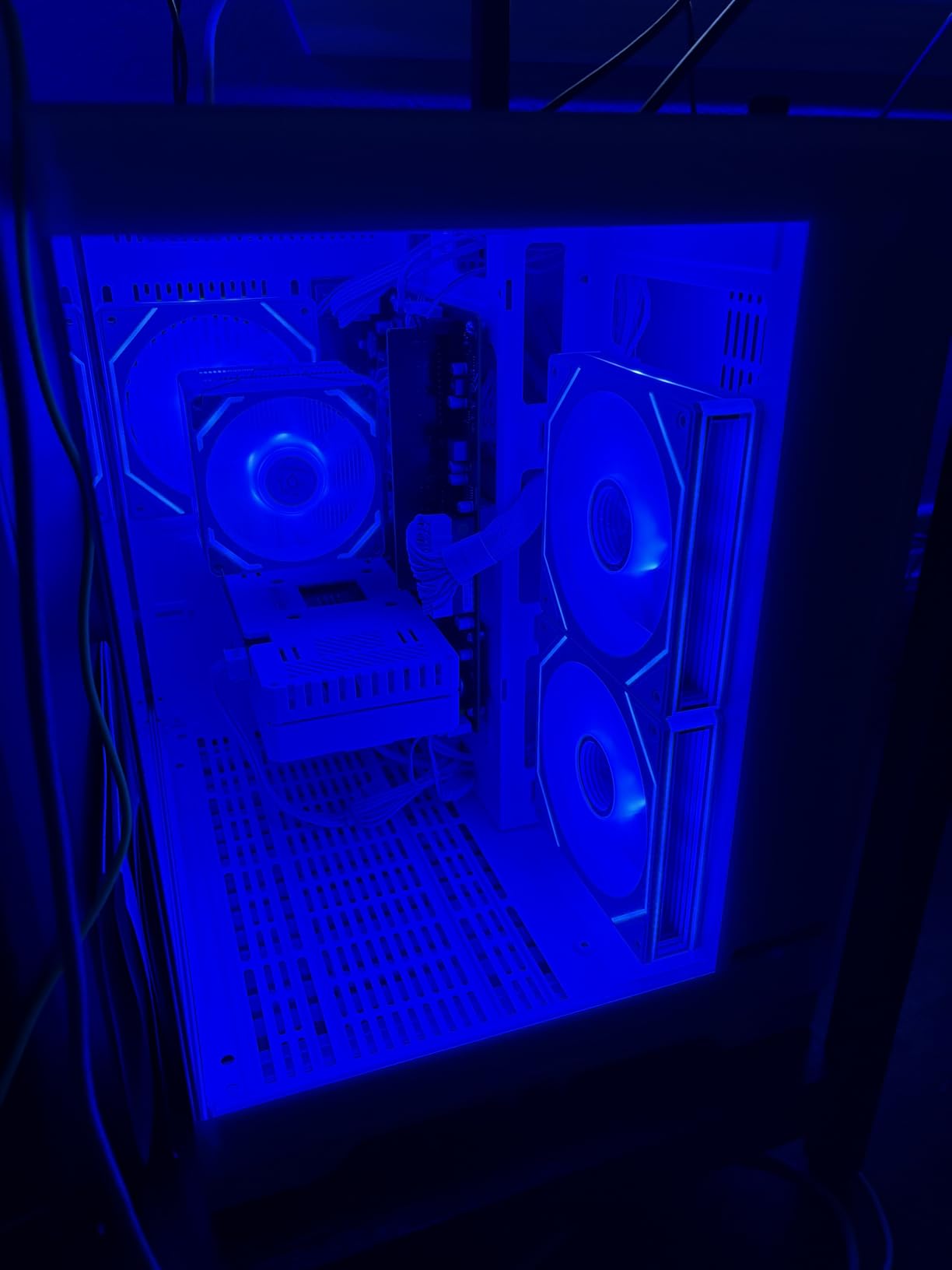 King White Prebuilt Gaming PC - Ryzen 5 5500 (6-Core) CPU, RX 6500 XT 4GB GPU - 16GB DDR4 3200MHz RAM - 1TB PCIe SSD - 5 RGB Fans with Software, WiFi & Bluetooth - Windows 11 Desktop Computer customer photo 1