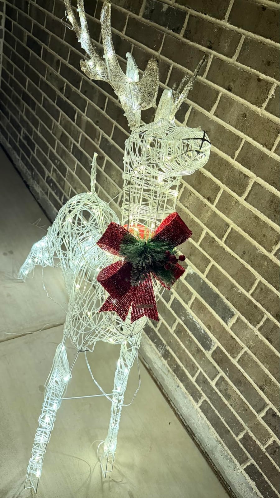 Tangkula 3 Pieces Lighted Christmas Reindeer, Holiday Reindeer Family Set with 255 Cold White Lights, Stakes, Indoor Outdoor Lighted Christmas Decoration for Lawn Yard Garden (White) customer photo 2