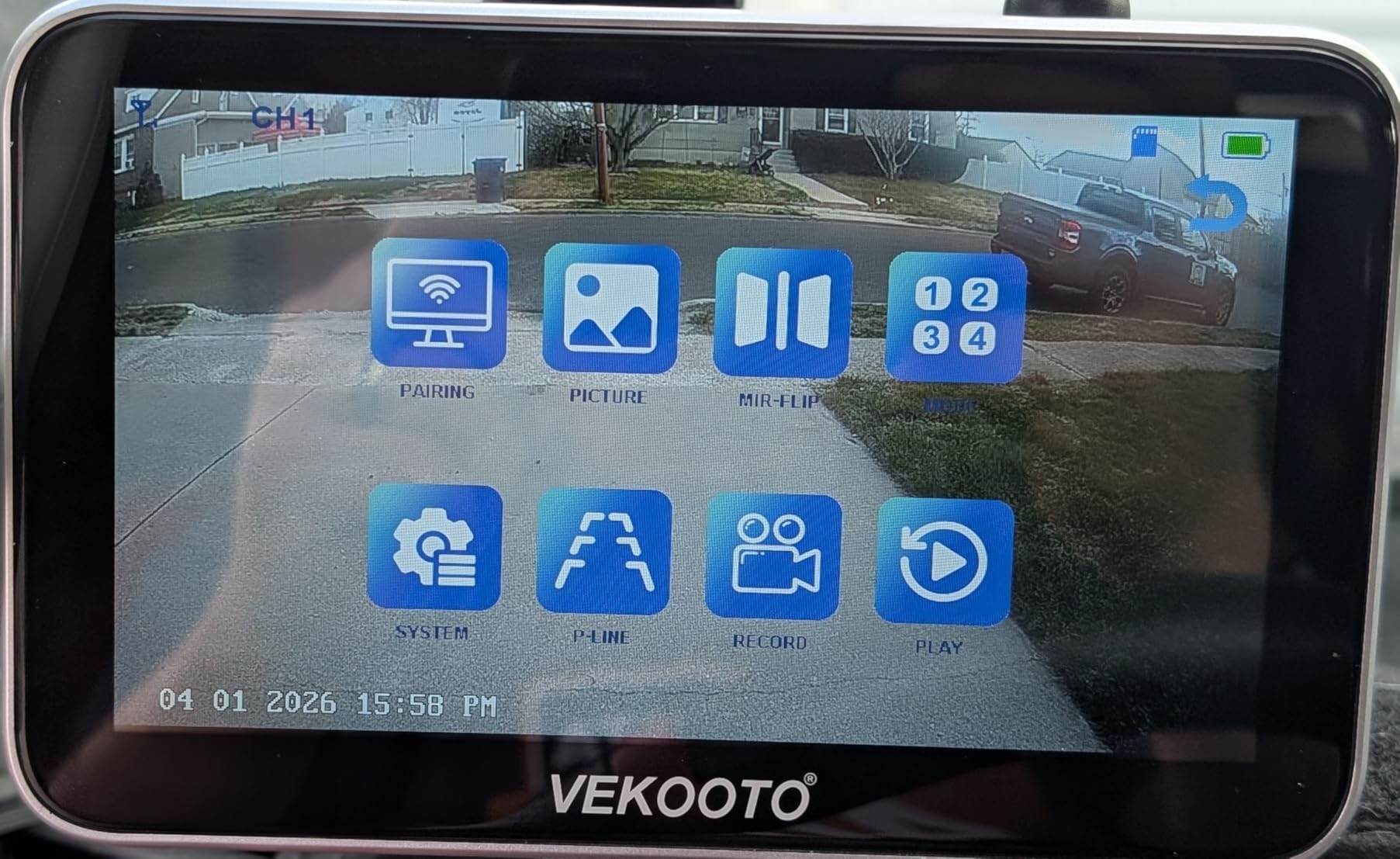 VEKOOTO VK7 Pro Magnetic Solar Wireless Backup Camera, 7-Inch Touchscreen | 15,800mAh Battery for Extended Use, HD 1080P, No Wiring Required, Ideal for Hitching, Horse Trailers, RVs and Trucks customer photo 2