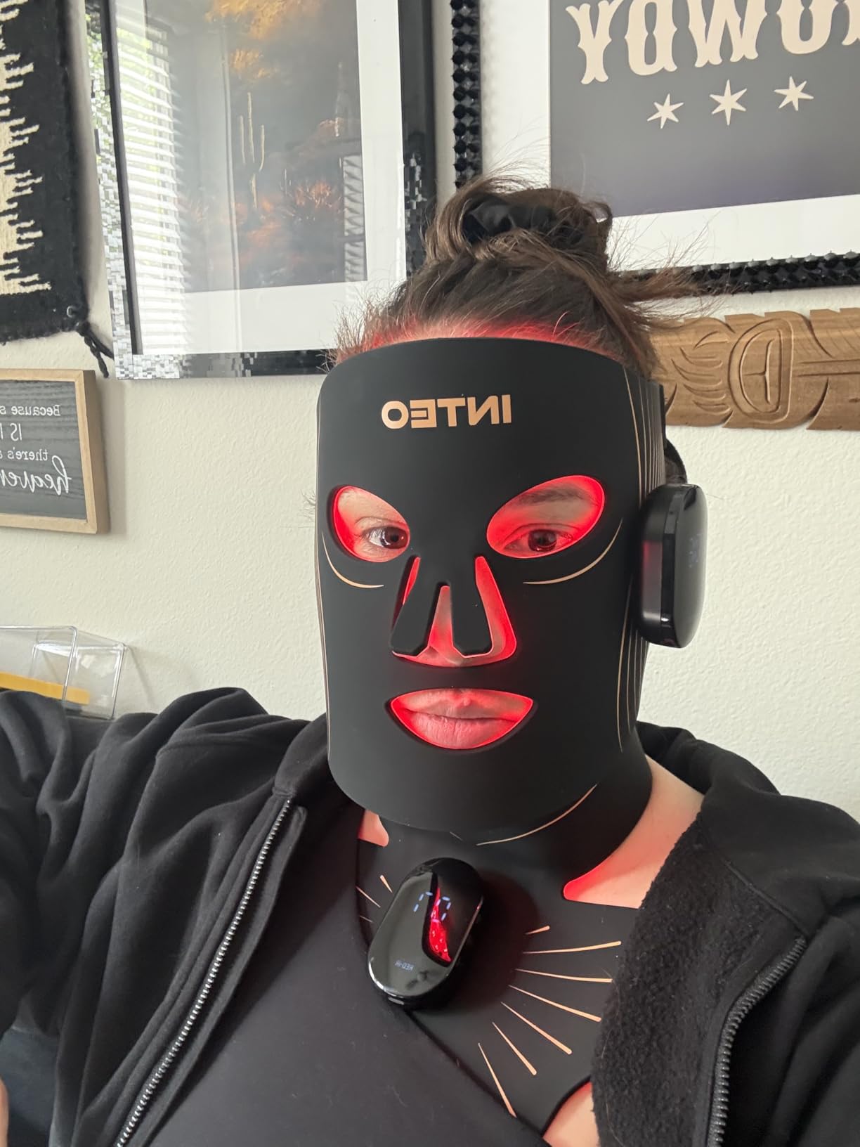 LED Light Mask for Face and Neck, 4 Light Modes Cordless Facial and Neck Skincare Mask, Red & Near-Infrared LED Beauty Device, Rechargeable Home Skincare Tool with 680 LEDs customer photo 2