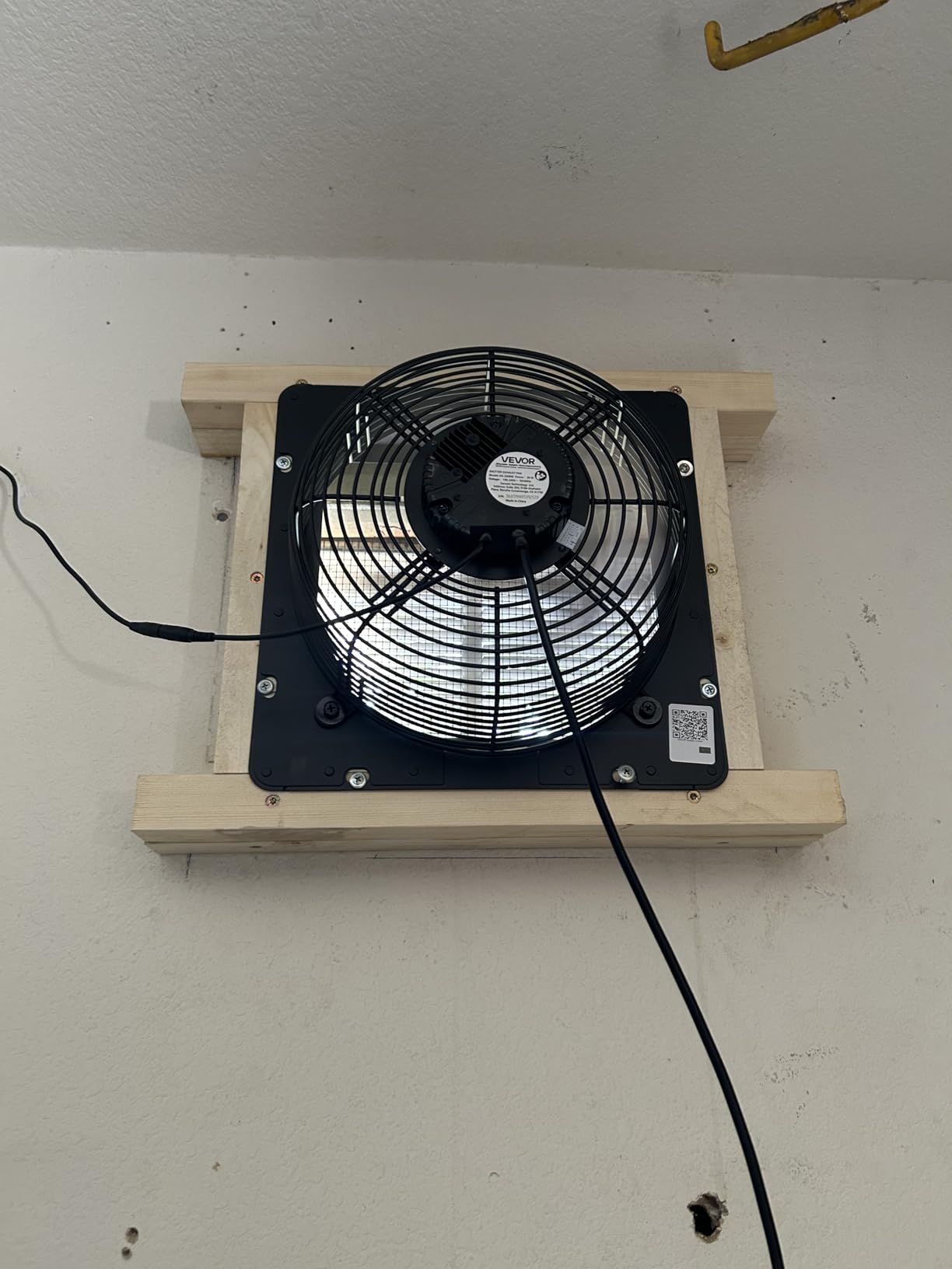VEVOR 14 inch Exhaust Fan, Wall Mounted Attic Fan with Variable Speed, Temperature & Humidity Controller, 2000 CFM, Automatic Shutter customer photo 1