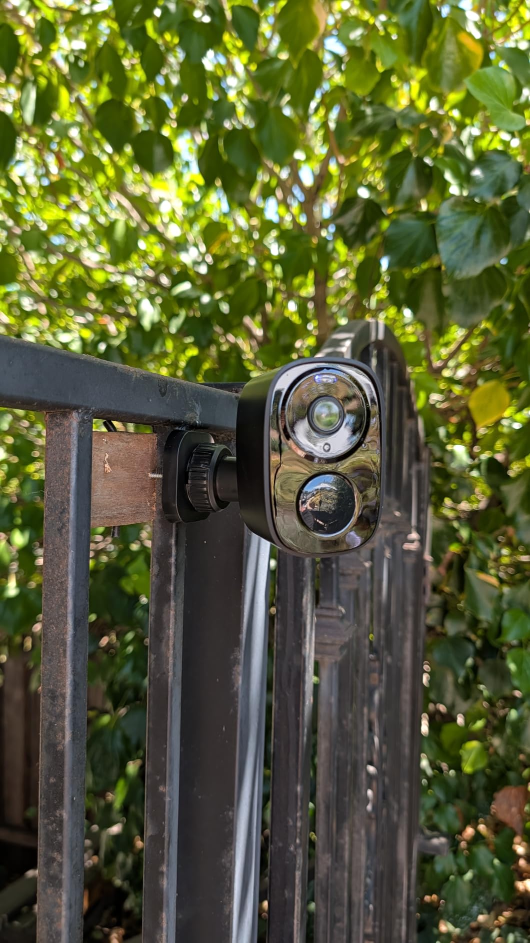 2026 Enhanced 2K UHD Security Cameras Wireless Outdoor - Free Cloud & SD Storage, Dual-Band WiFi 2.4G/5G, Full-Color Night Vision, 6-Month Battery, Motion Alerts, IP66 Weatherproof, 2-Way Talk customer photo 2