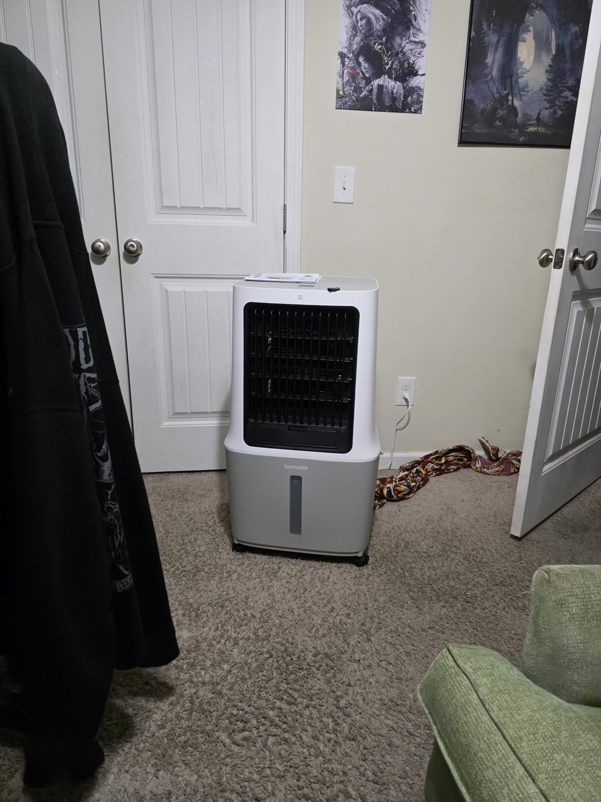 SereneLife Portable Swamp Cooler Air Conditioner - 2500 CFM Airflow, 8 Gallon Water Tank Portable Evaporative Air Cooler for Room & Outdoors, WiFi, Humidifier & Fan Modes, Ice Packs & Remote Included customer photo 2