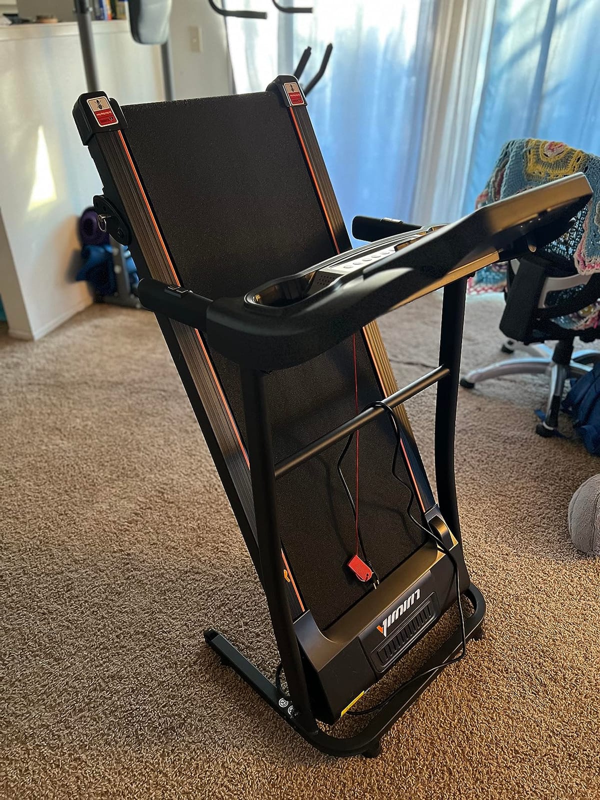 LIJIUJIA Treadmill for Home, 15% Auto Incline, Workout Running Machine customer photo 1