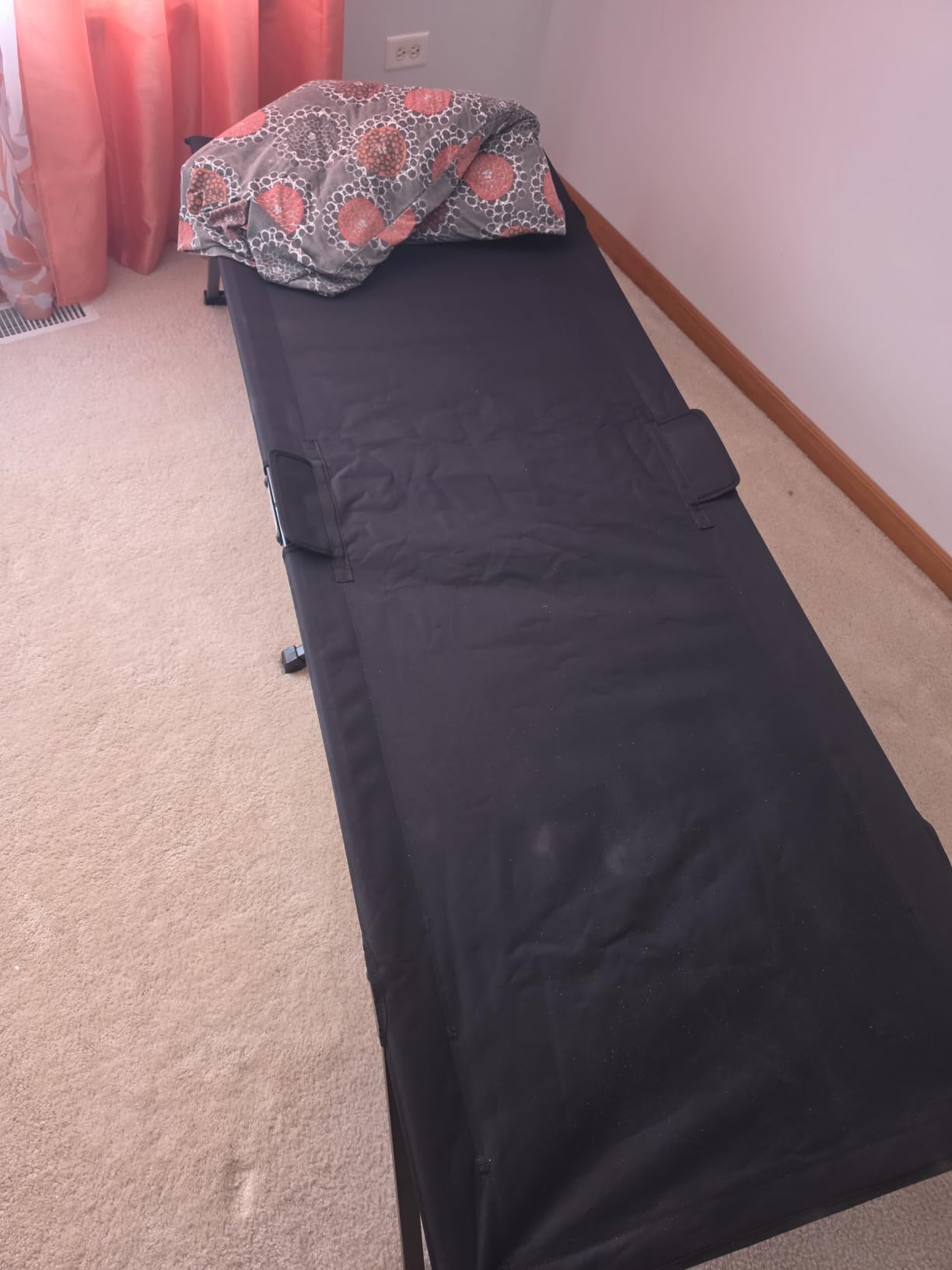 Amazon Basics Folding Camping Cot for Adults, 81.5 x 30.4 Inch Twin Size Steel Frame, 350 lb Capacity, Portable with Carry Bag, Black customer photo 2