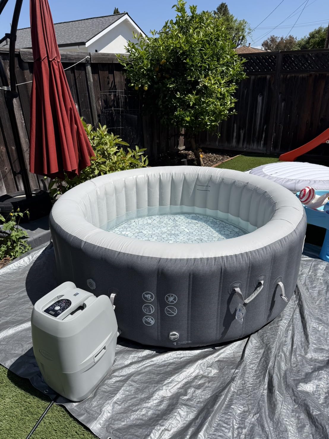 SaluSpa Hot Springs 2-4 Person Round Inflatable Hot Tub, Energy-Efficient customer photo 2