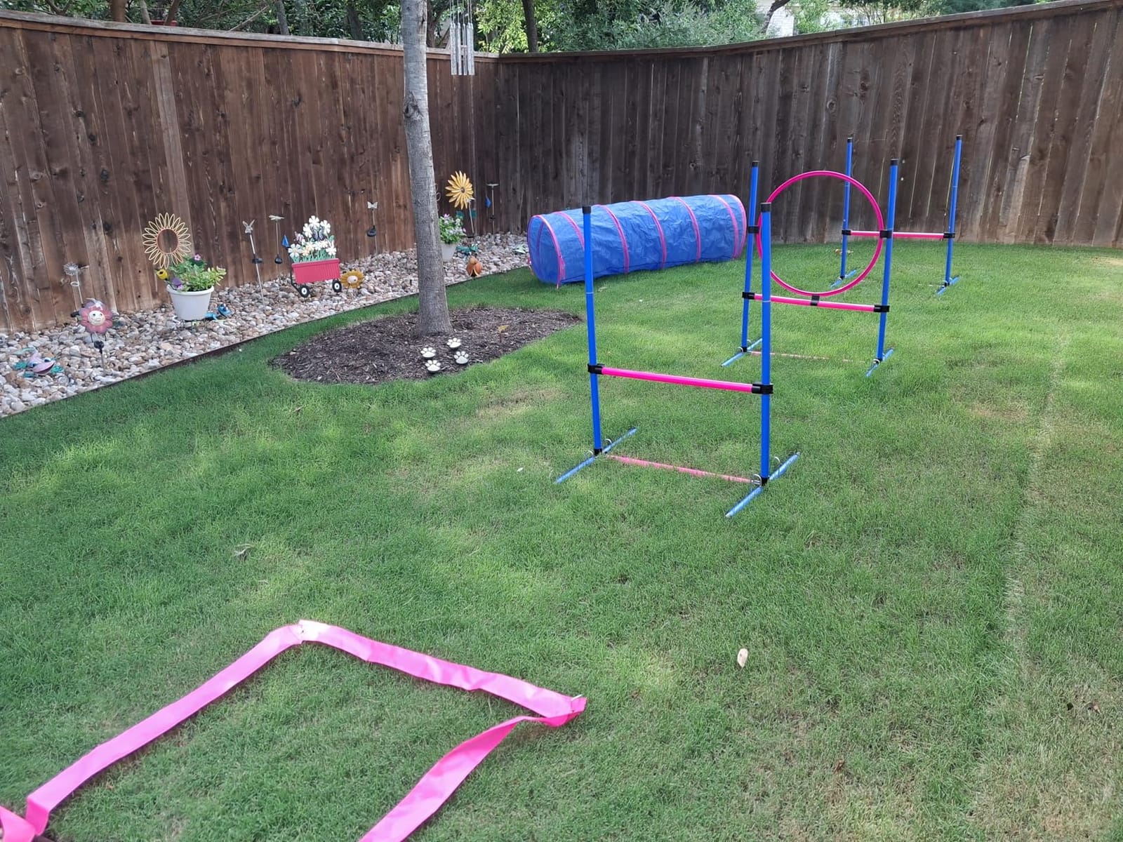 Dog Agility Course Backyard Set, Dog Agility Equipment, Pet obstacle Course Backyard with 6 Dual Mode Weave Poles, 2 Adjustable Hurdle, Jump Ring, Tunnel, Pause Box, Toy Balls and 2 Carrying Bags,Pink customer photo 1