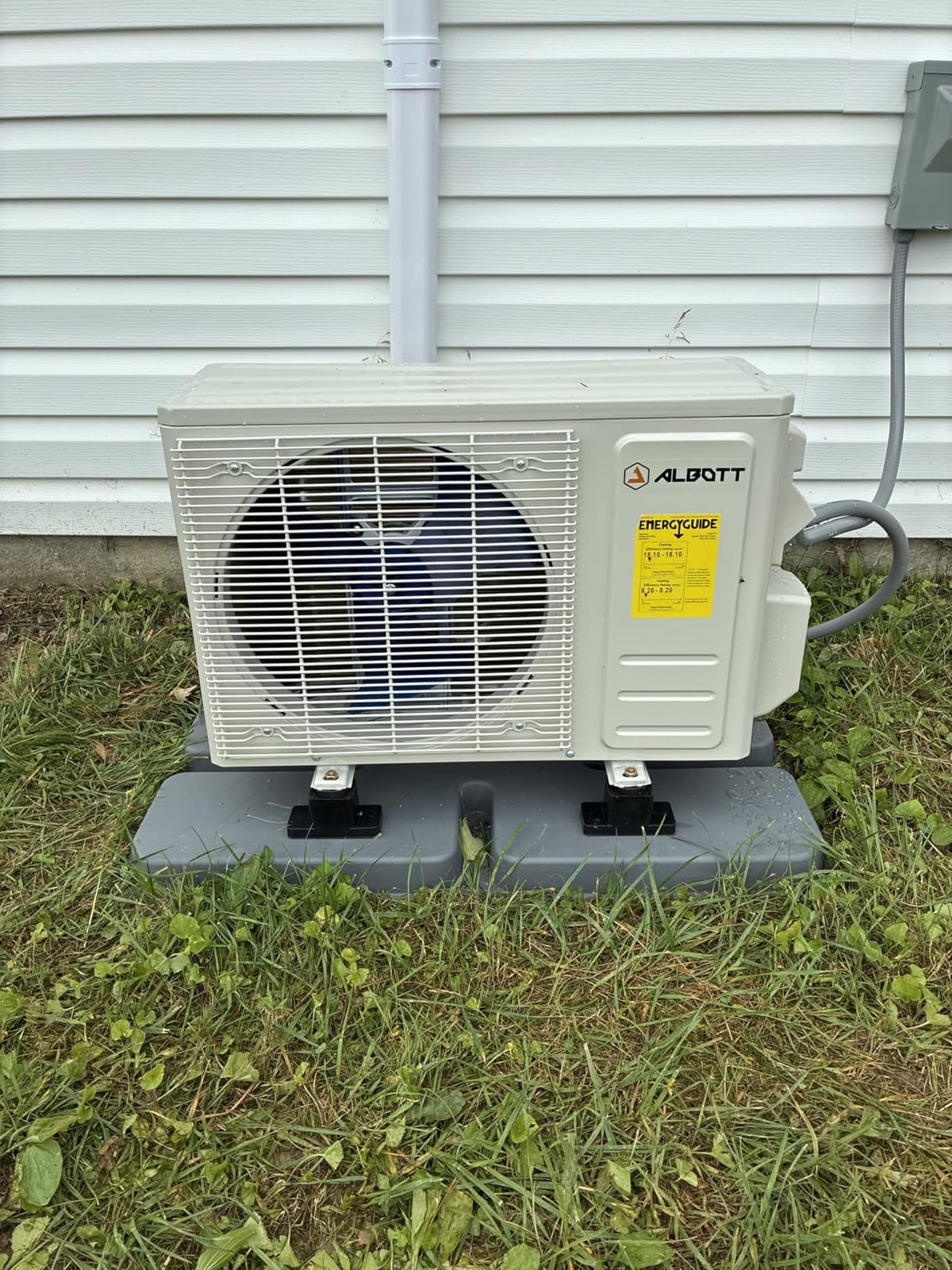 Albott 12,000 BTU Mini Split Air Conditioner and Heater SEER2 18, 115V customer photo 1