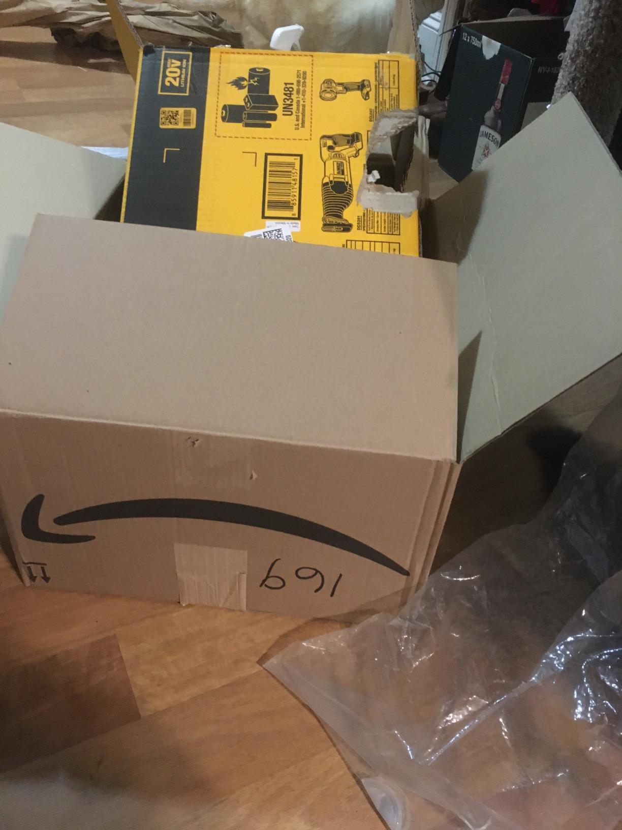 DEWALT 20V MAX Cordless Drill Driver and Circular Saw Combo Kit with 2 x 2 Ah Batteries and Charger, Contractor Bag (DCK252D2) customer photo 2