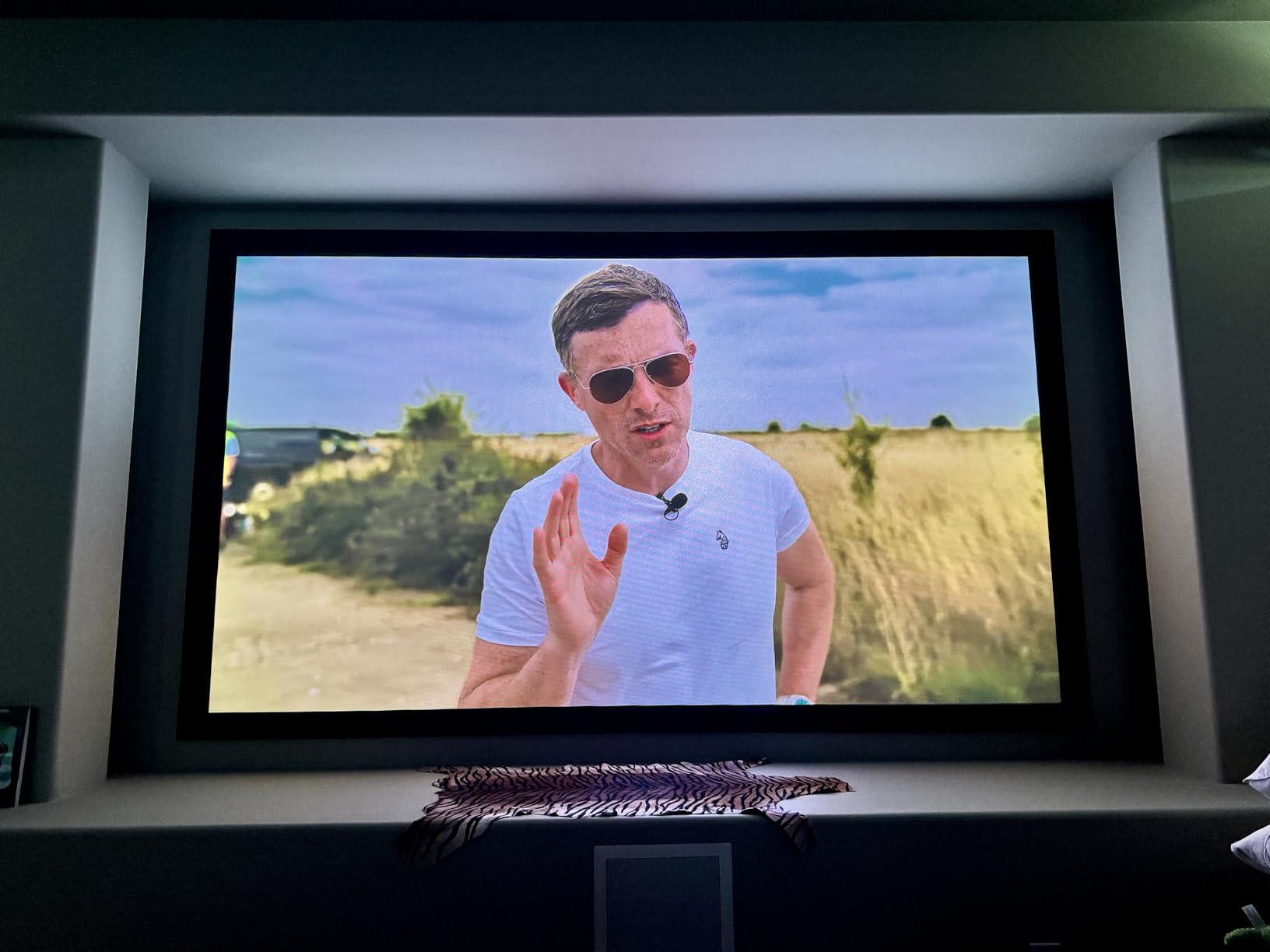 Valerion VisionMaster Pro 4K Laser Projector (2026) - 240Hz/4ms Gaming, 300