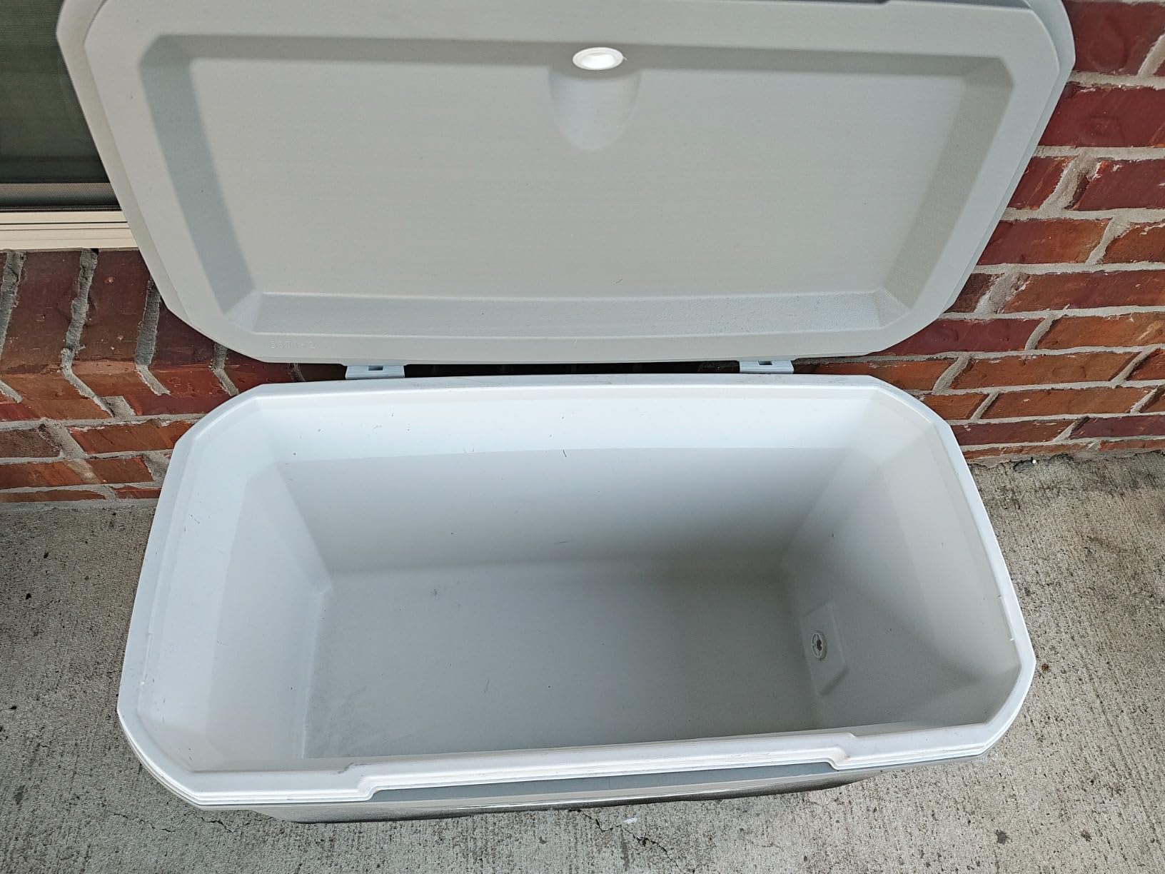 Coleman Classic Series Insulated Portable Cooler, Leak-Resistant Outdoor Hard Cooler Keeps Ice up to 5 Days, 52/70/120/150 Quart customer photo 2