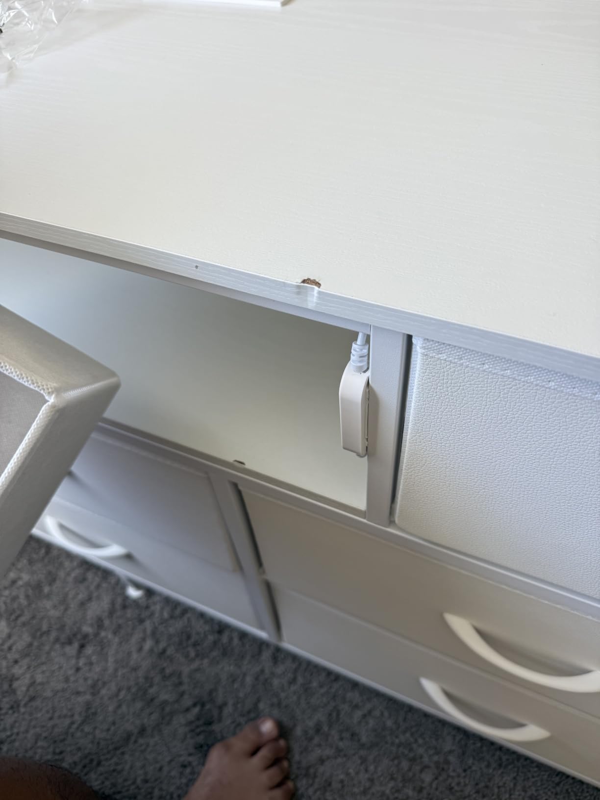 SONGMICS Dresser for Bedroom with Outlets & LED Lights, 8 Fabric Drawers customer photo 1