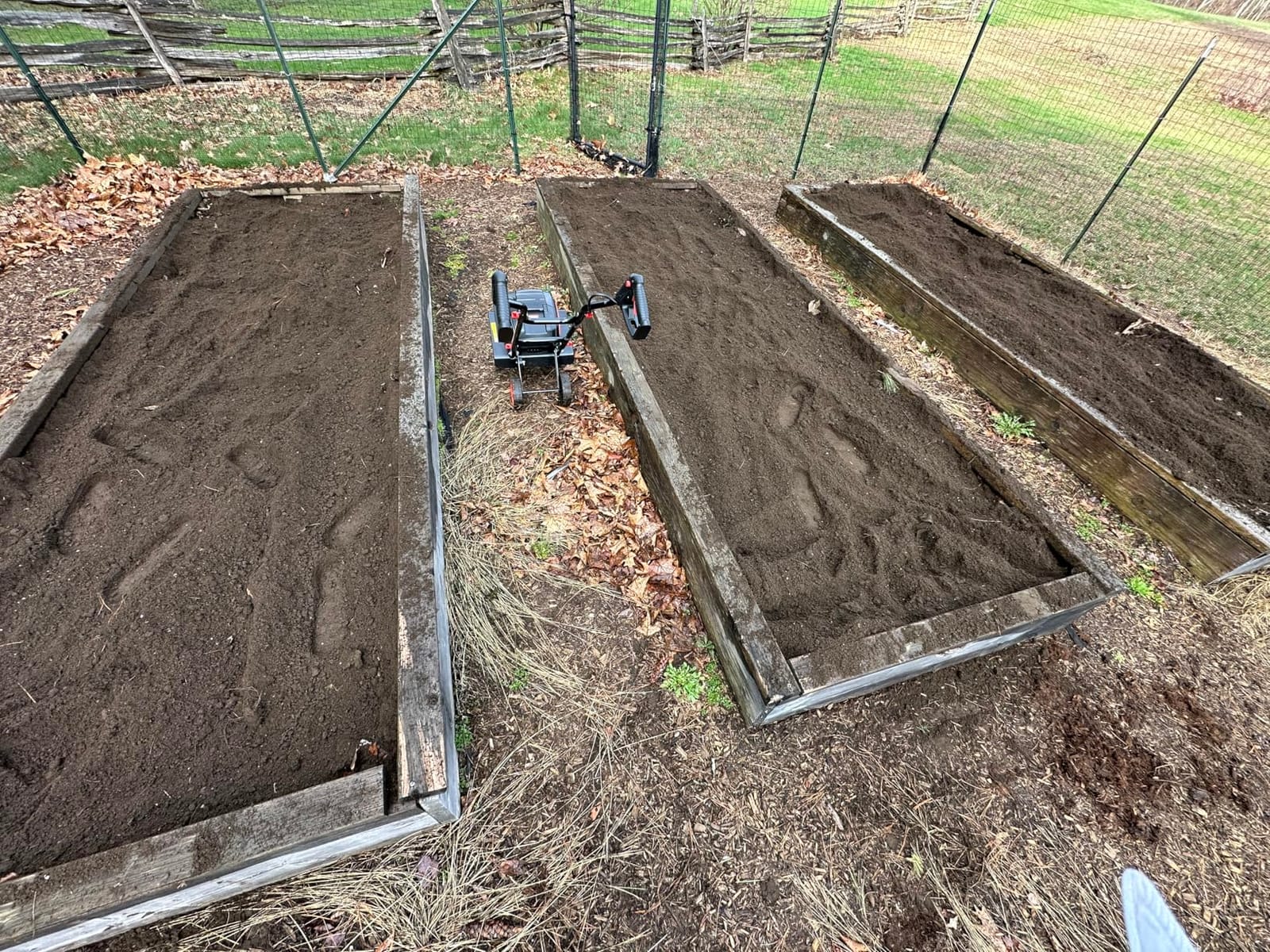 MZK 40V 12-Inch Cordless Garden Tiller Cultivator, 8.6-in Depth customer photo 1