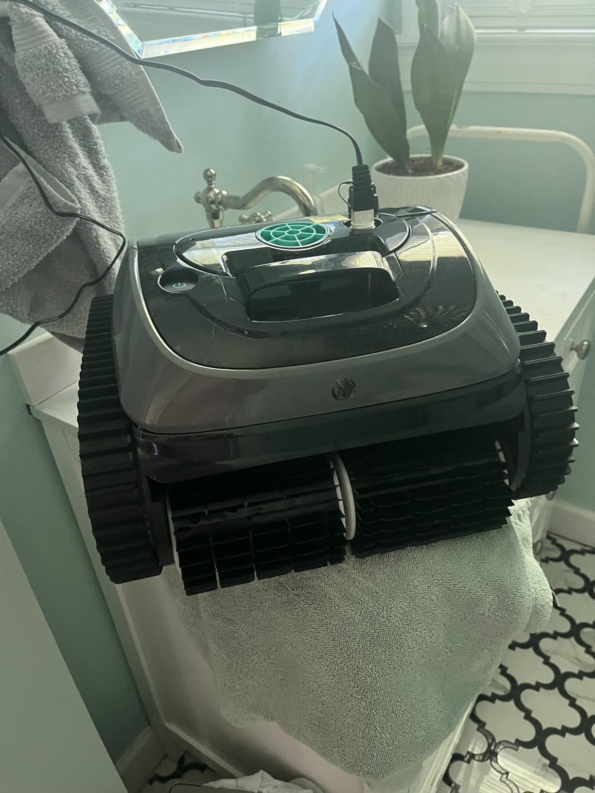 WYBOT C1 Cordless Robotic Pool Vacuum for Inground Pools, Professional customer photo 1