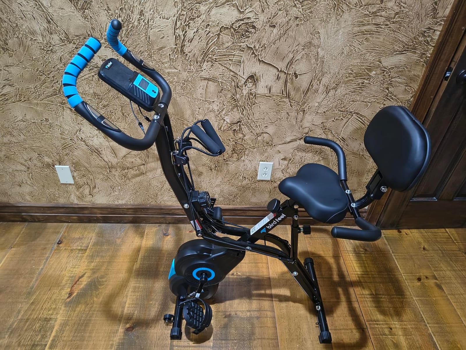 Foldable Exercise Bike, 8-Level Magnetic Stationary Bike for Home Gym customer photo 2