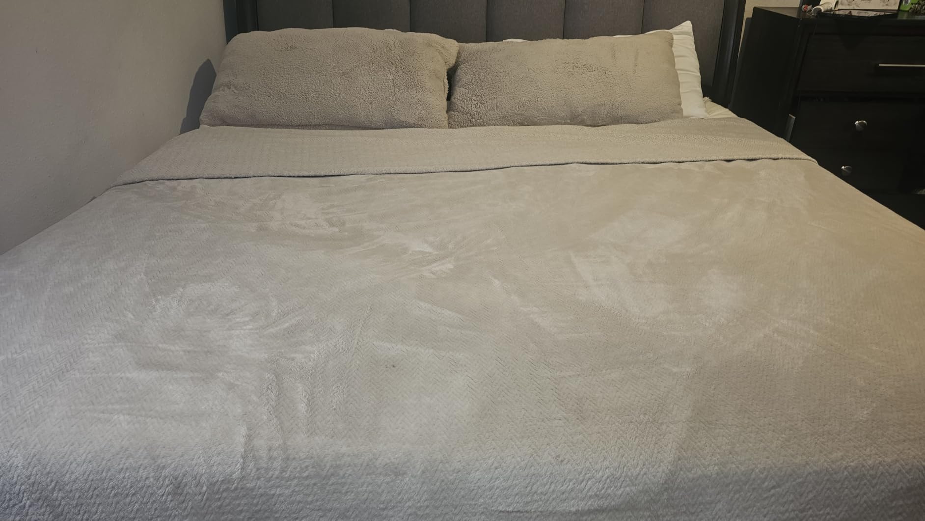 Avenco Queen Size Mattress 12 inch, Queen Hybrid Mattress in a Box | Individual Pocket Coils & Cooling Gel Memory Foam, Motion Isolation, Pressure Relief, CertiPUR-US Certified, Medium Firm customer photo 1