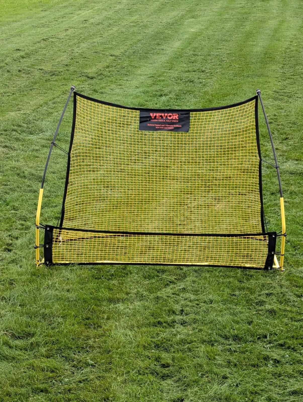 VEVOR Soccer Rebounder Net, Multi-Angles Soccer Goal Rebounder, Thickened Fiberglass Poles Iron Pipe for Team Solo Control, Passing Practice, Easy Setup Soccer Training Equipment for Teens & Adults customer photo 2