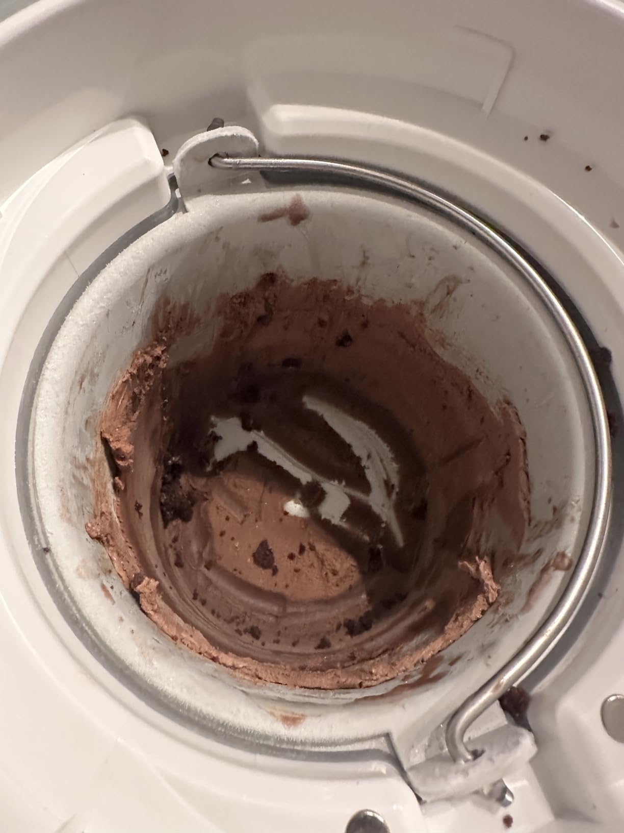 Cuisinart Ice Cream Maker Machine, Automatic, No Pre-Freezing, 1-Qt | Ice cream machine and frozen yogurt machine with Freeze Ease technology, presets, and a compact countertop design, ICE-90 customer photo 2