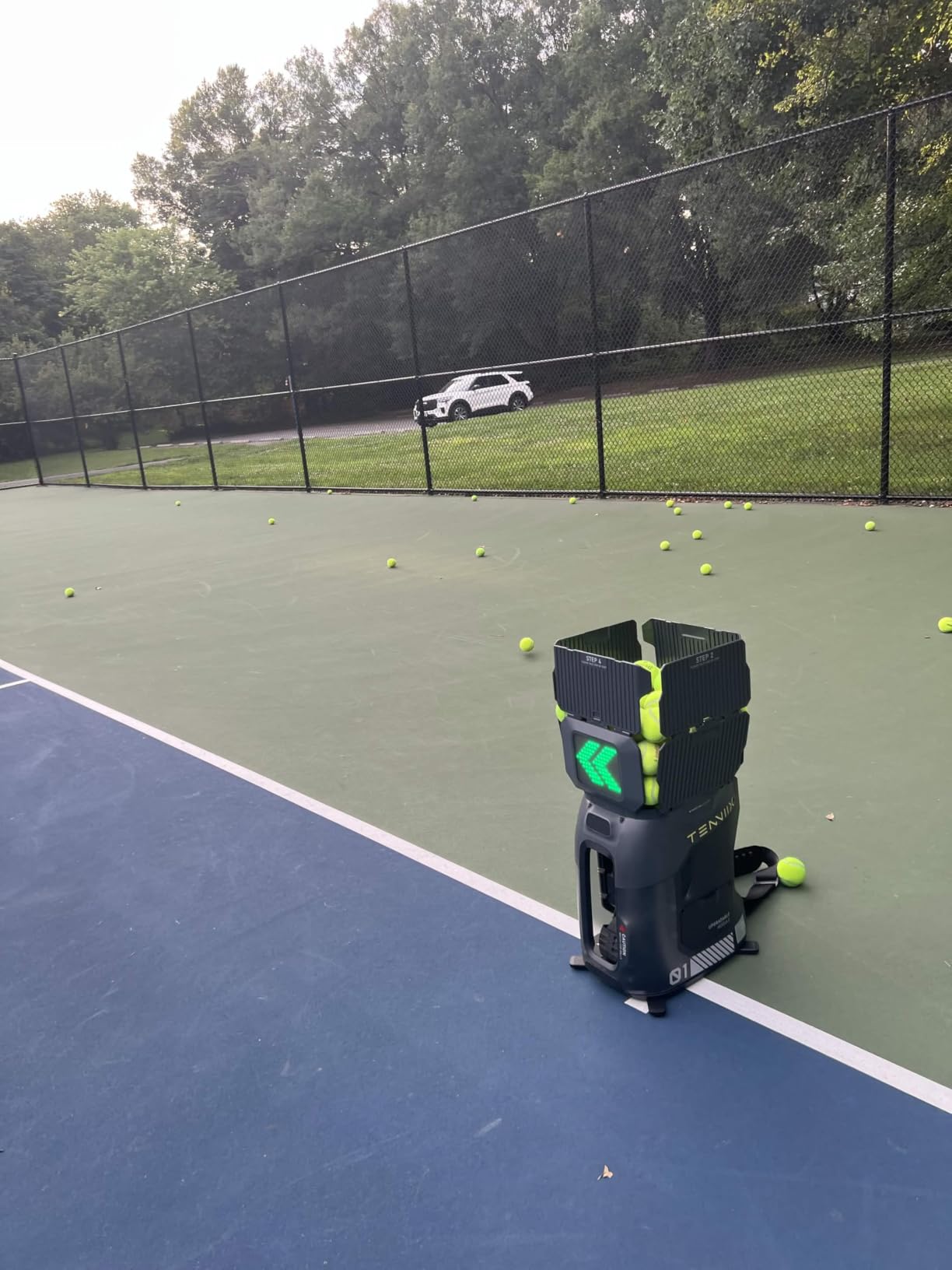 Basic Tennis Ball Machine, 18.7LB Portable Tennis Robot customer photo 1