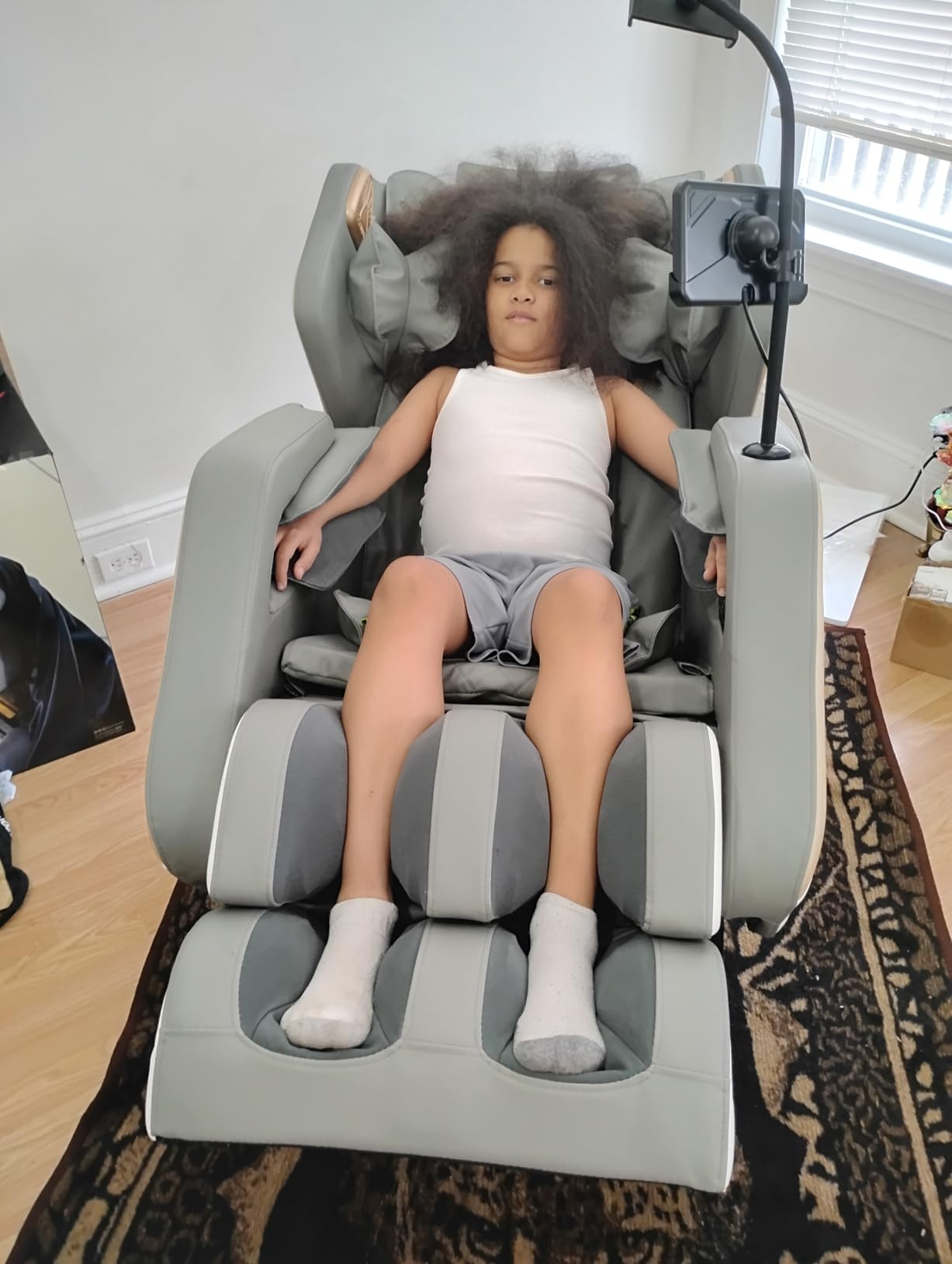 Massage Chair Full Body 14 Fixed Roller Zero Gravity 5 Auto Modes | Zero Gravity Massage Chair with 8 Airbags, Foot Massage, Heating, Phone Controller, Bluetooth Speaker, Nightlights for Home customer photo 1