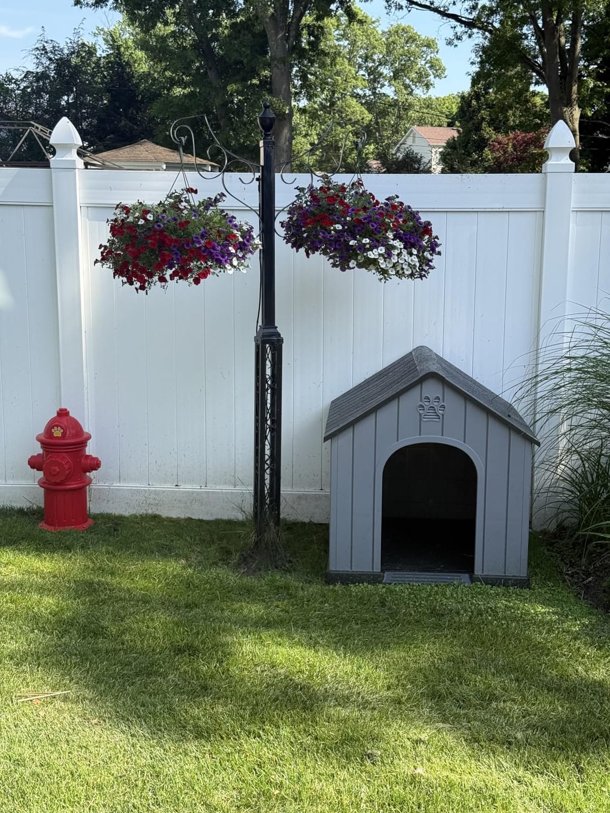 Fancyango Large Dog House for Medium to Large Dogs – Sturdy Waterproof Doghouse for Indoor/Outdoor Use with Air Vents and Elevated Floor Easy to Clean and Assemble (Classic Grey, 36.2