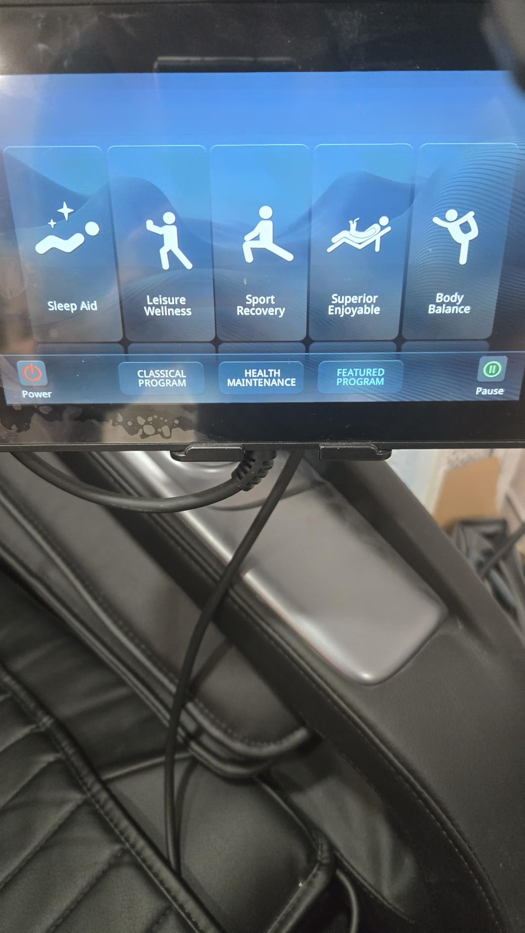 Massage Chair Full Body Zero Gravity, 3D SL-Track Shiatsu Massage with Unique Rocking Sleep Mode, Upgraded Calf & Knee Massage (+11cm) for Tall People, Wireless Charging & Touch Screen, Black customer photo 2