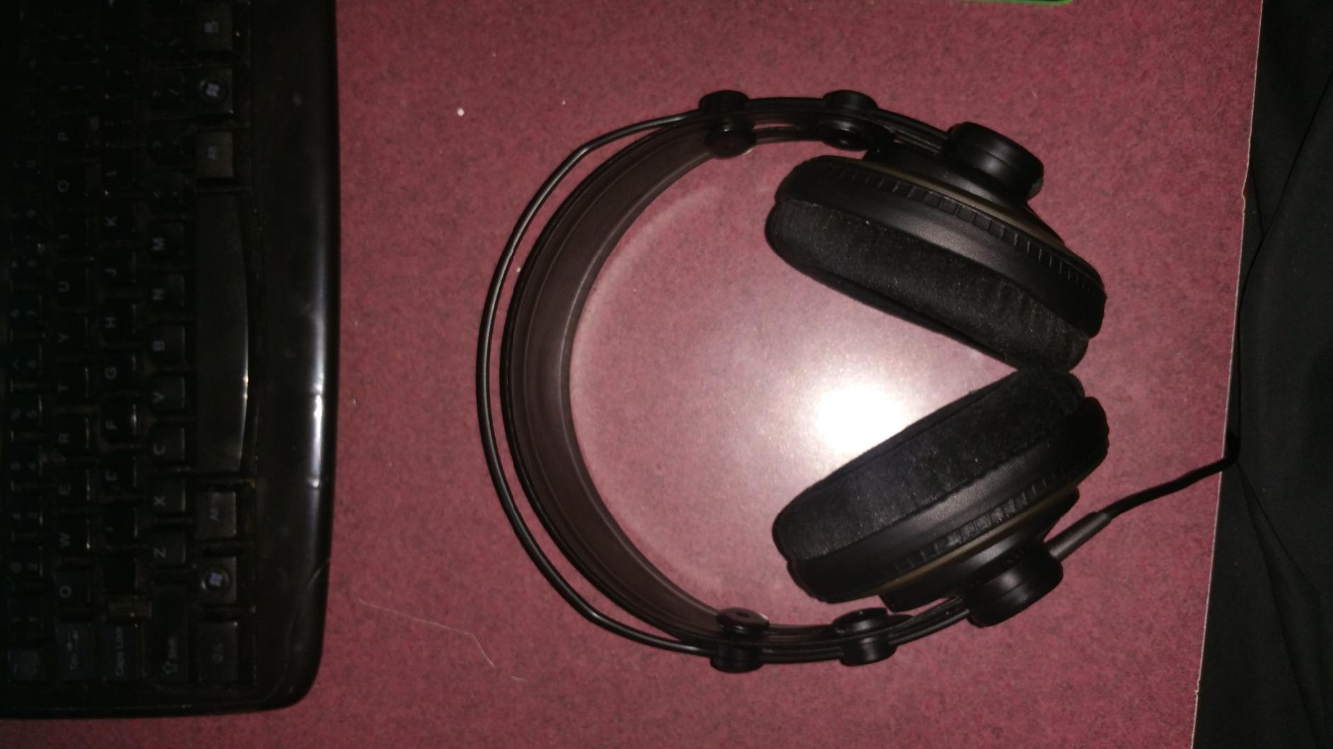 Samson SR850 Professional Studio Reference Headphones customer photo 2