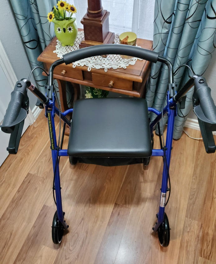 Drive Medical R728BL Foldable Rollator Walker with Seat, Blue customer photo 2