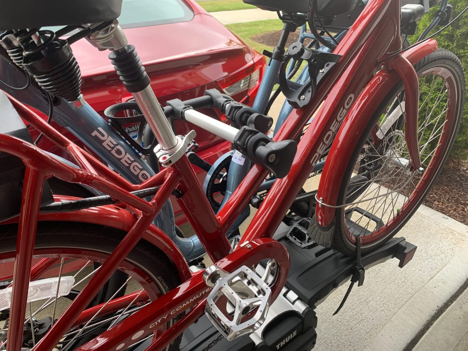 Thule EasyFold XT 2 Hitch Bike Rack, 130lb Load Capacity, E-Bike Compatible customer photo 1